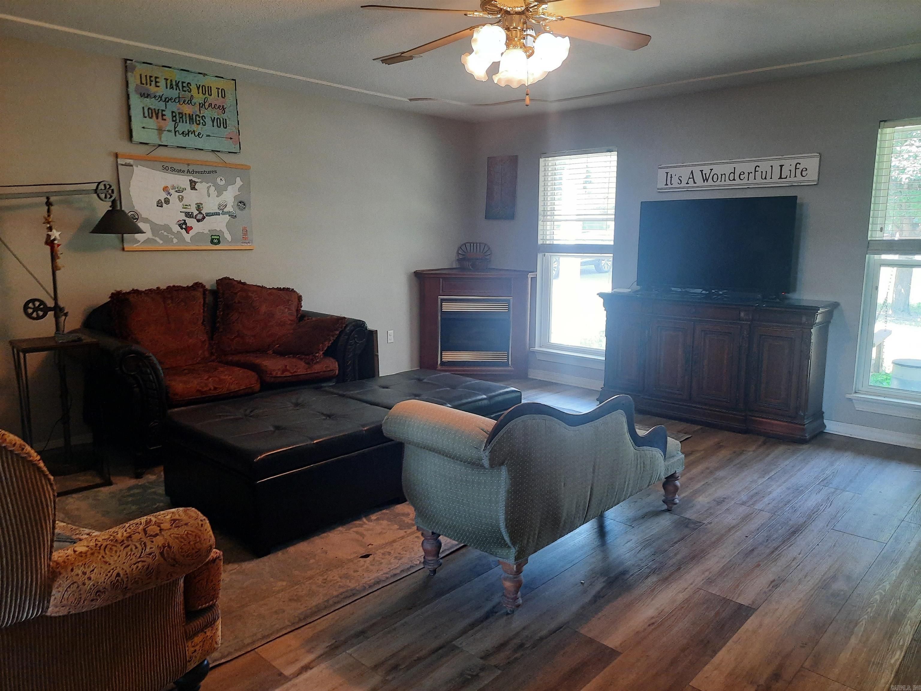 3201 McKinney  Mountain View, AR