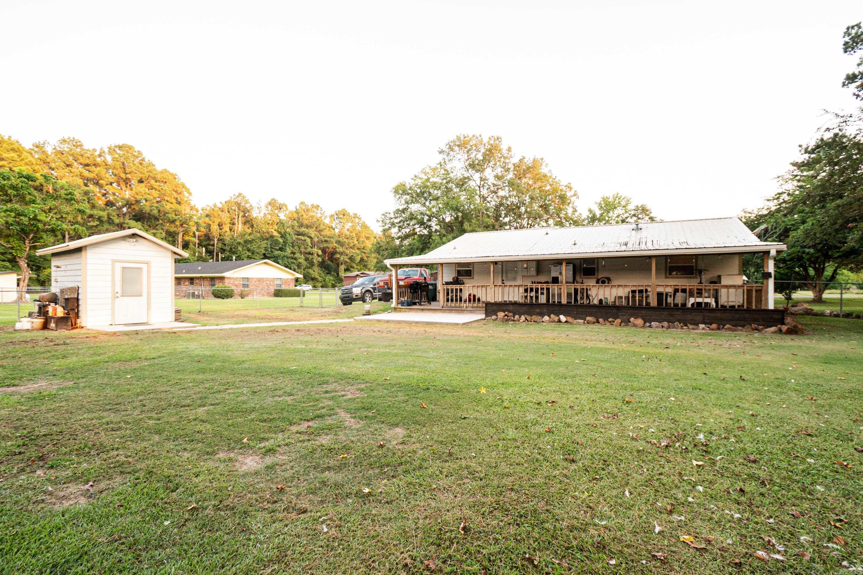 613 E Cleveland St Taylor, AR 71861