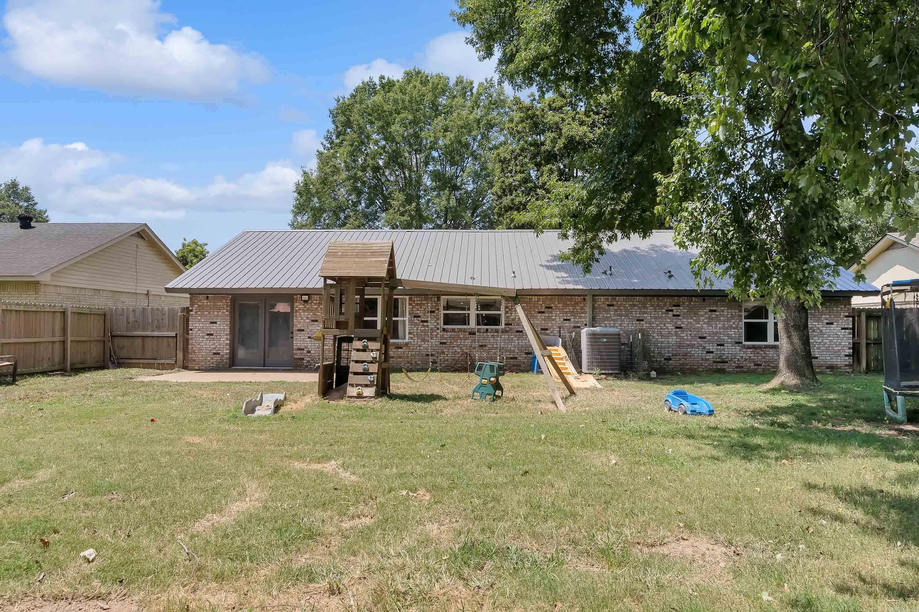 1212 Graceland  Newport, AR