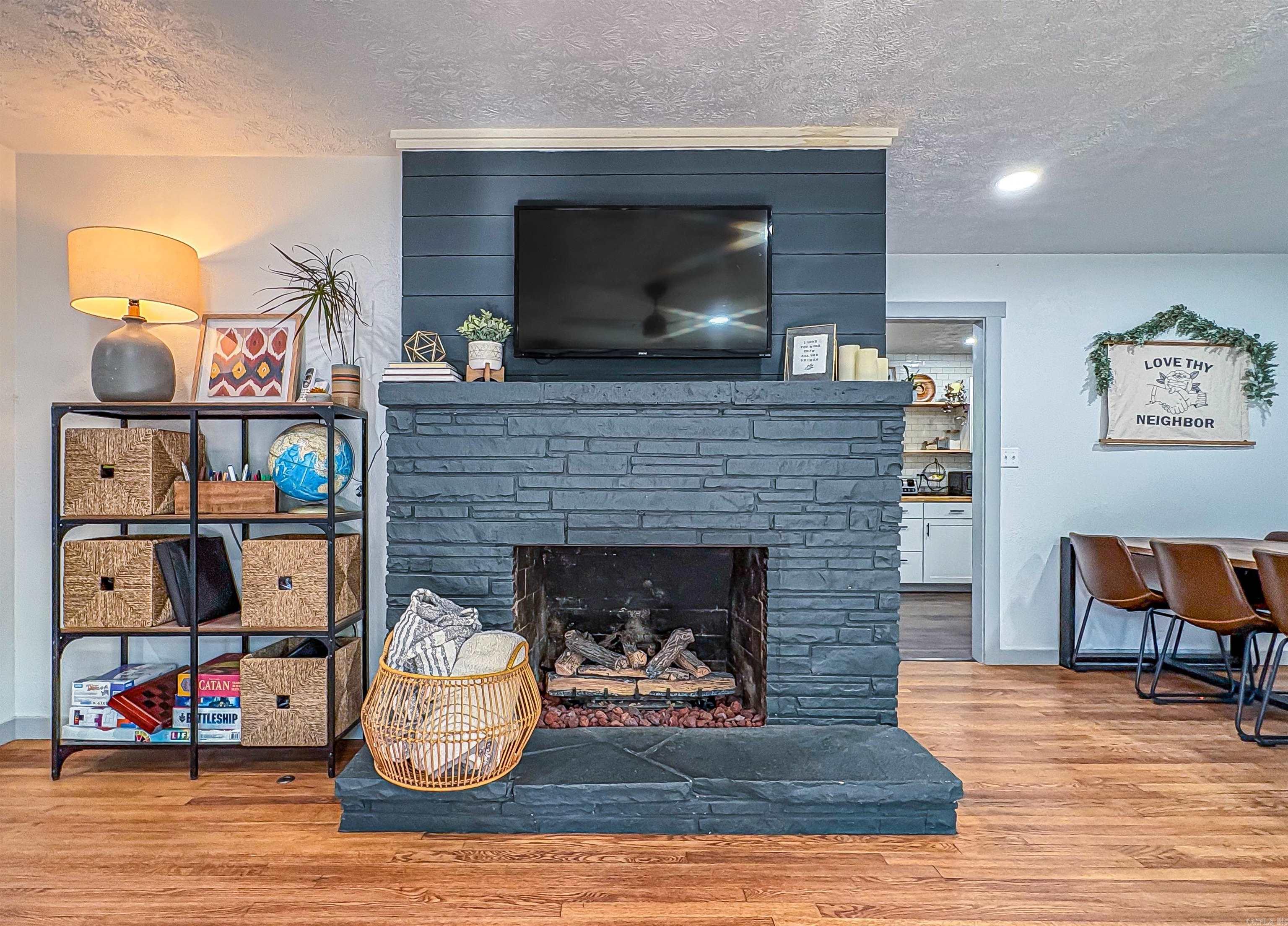 916 N Estes  Yellville, AR