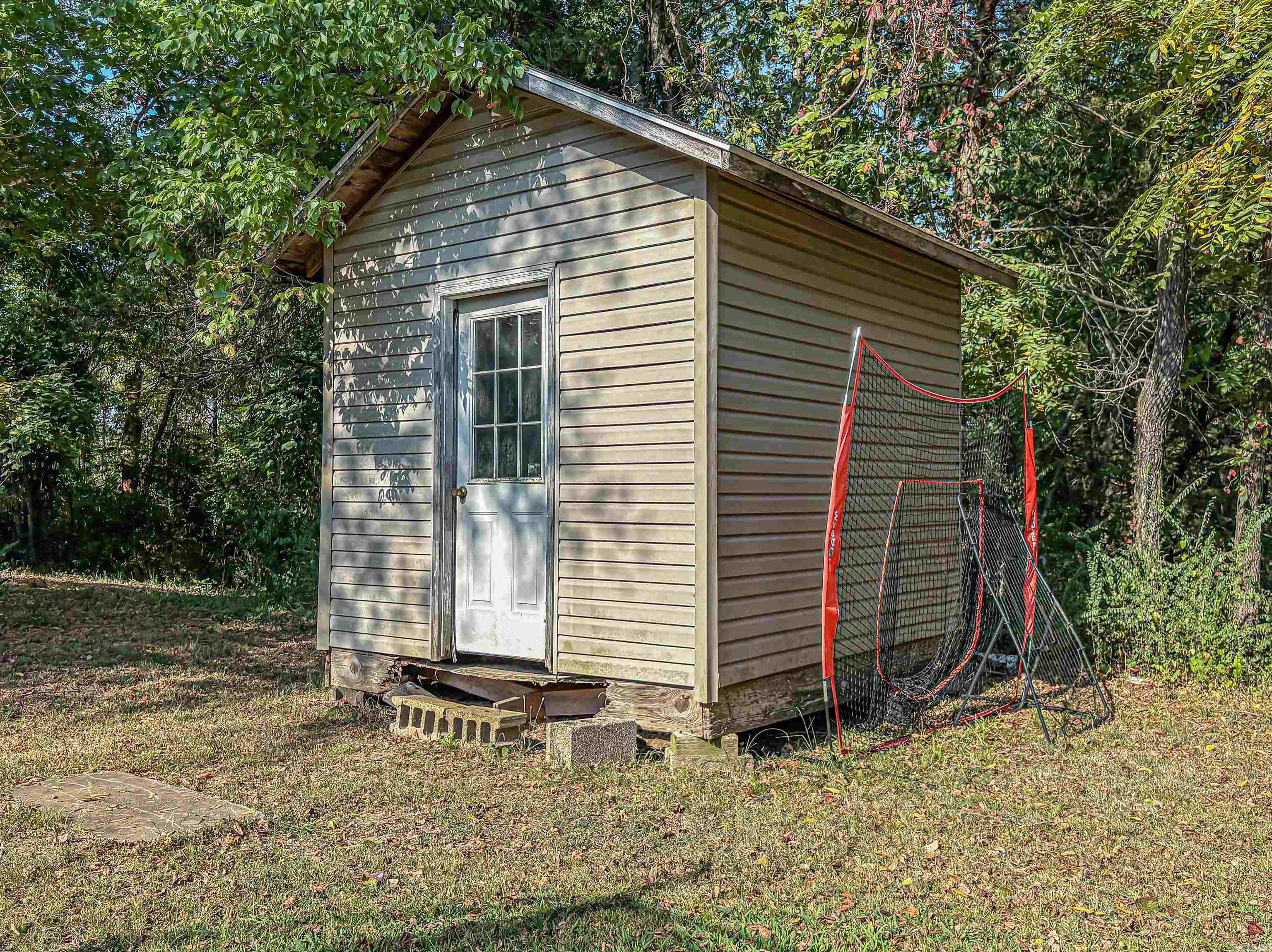 916 N Estes  Yellville, AR