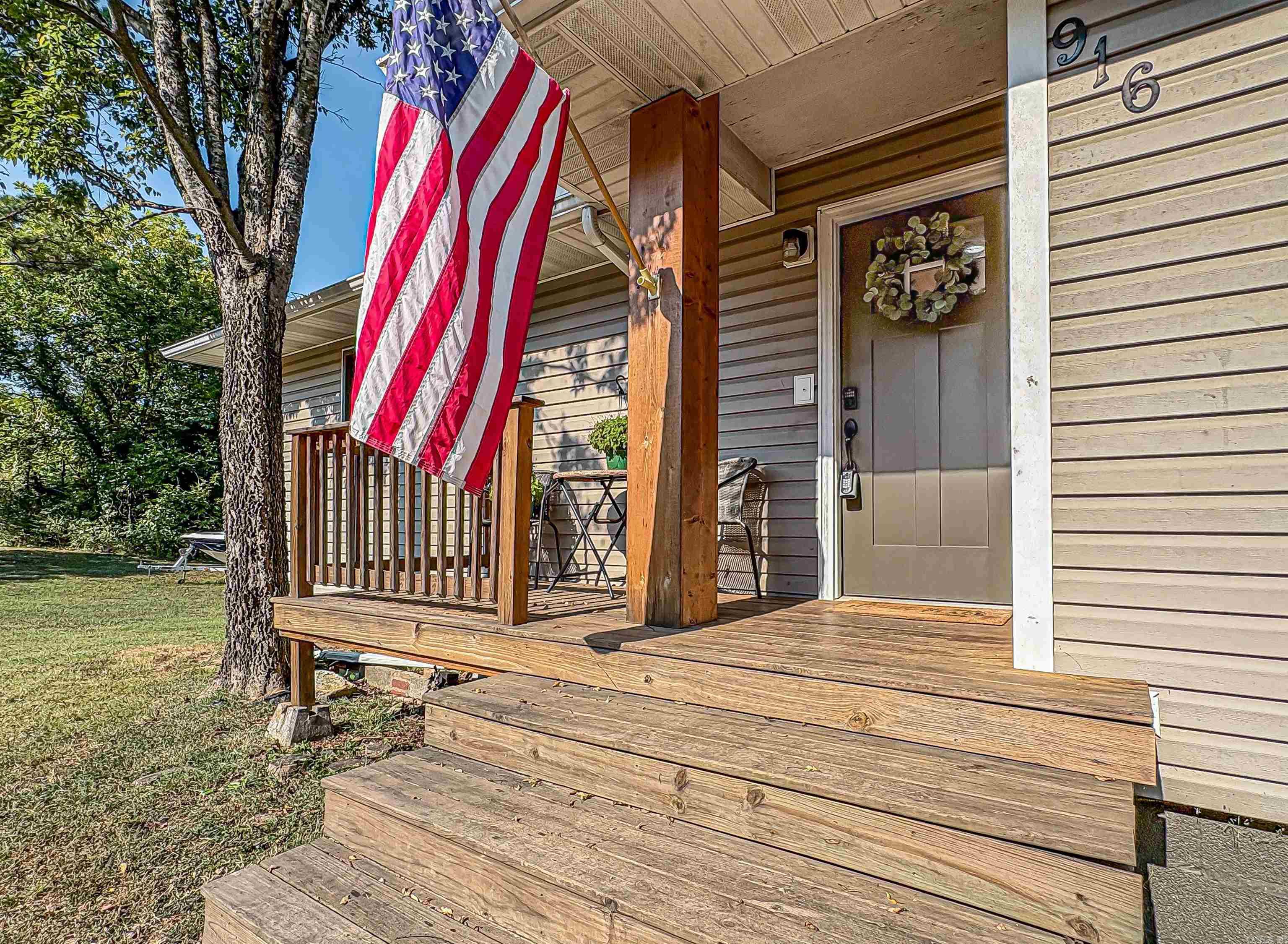 916 N Estes  Yellville, AR