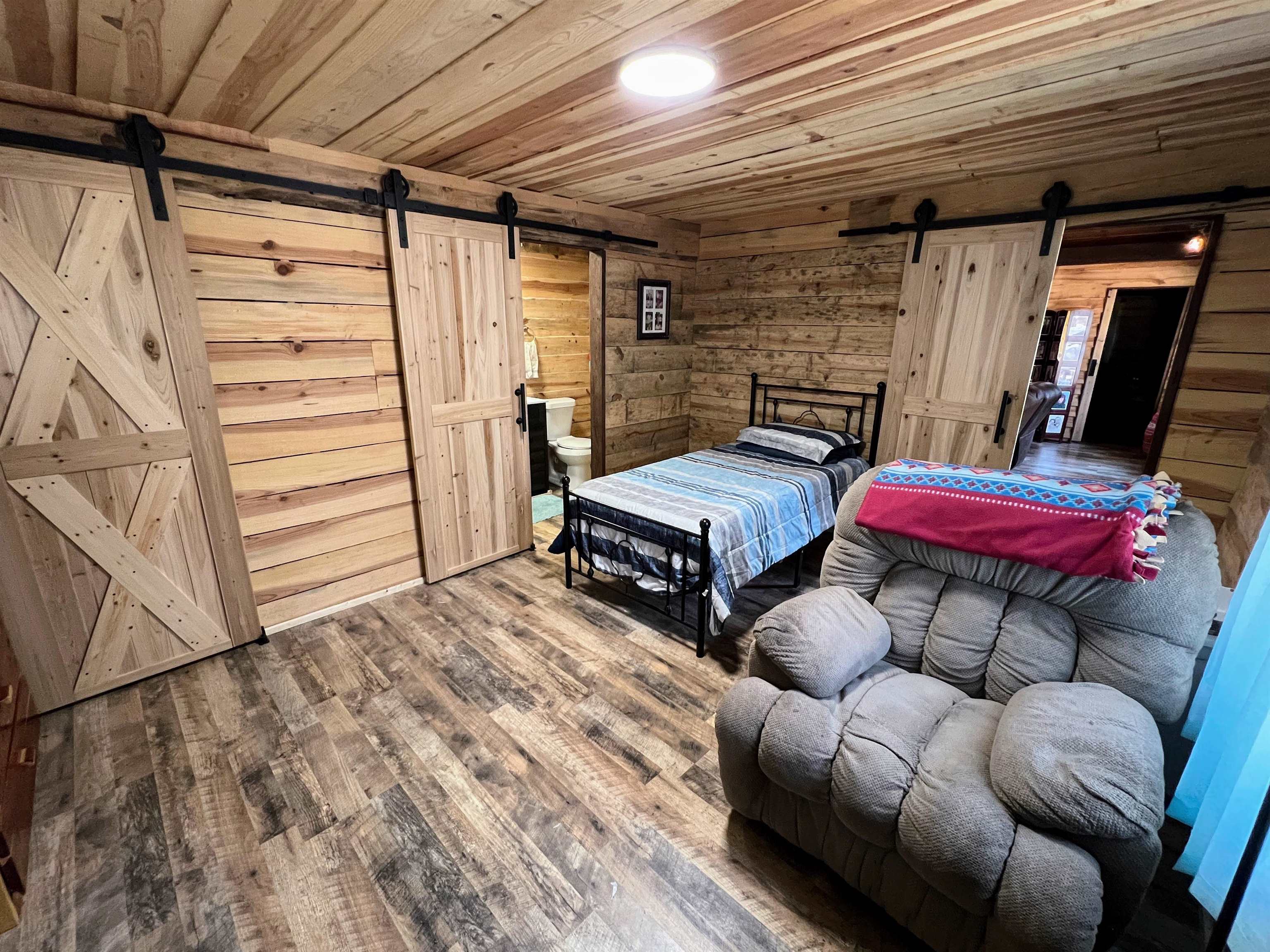 2510 Old Larkin  Melbourne, AR