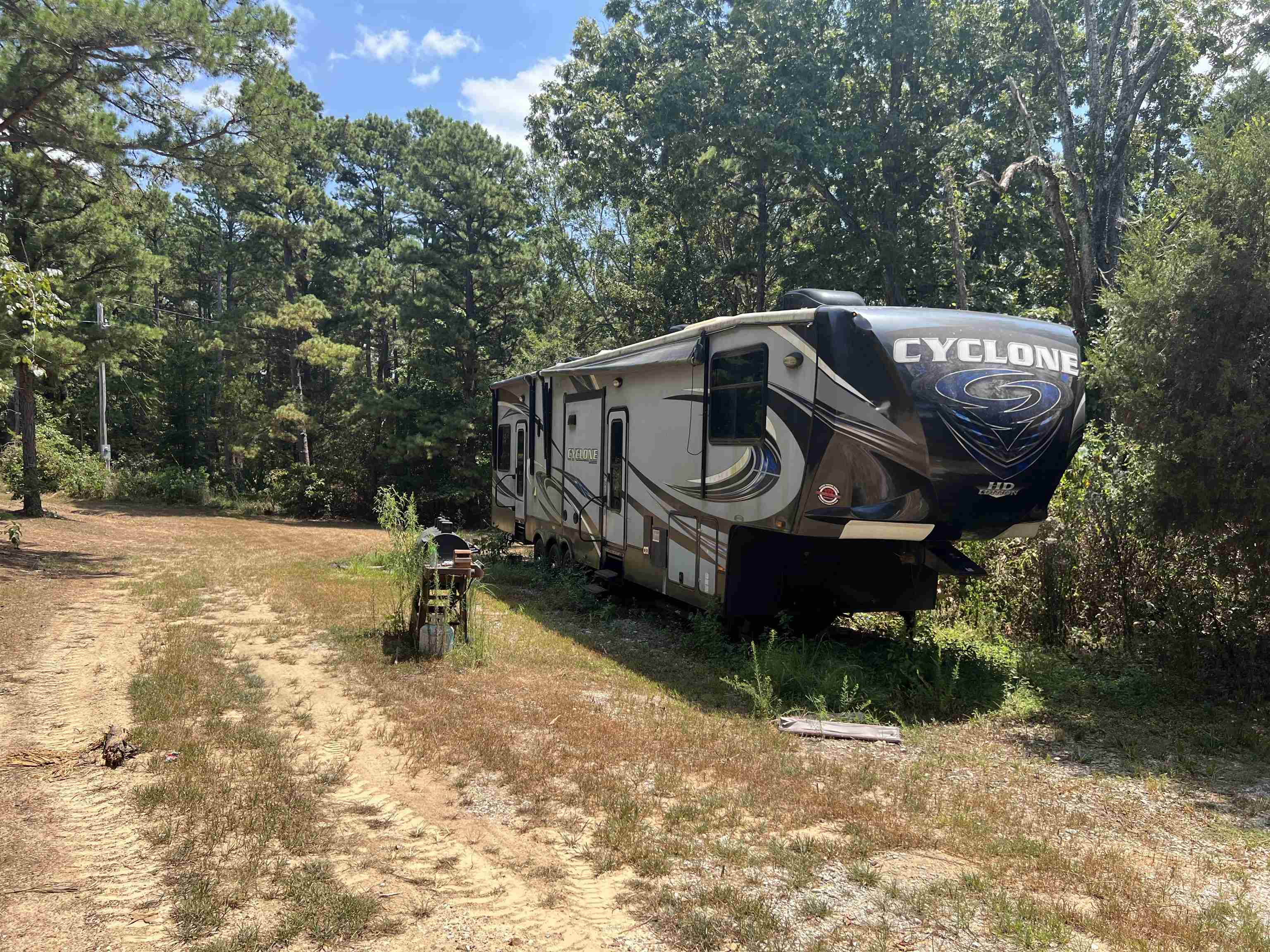 2510 Old Larkin  Melbourne, AR
