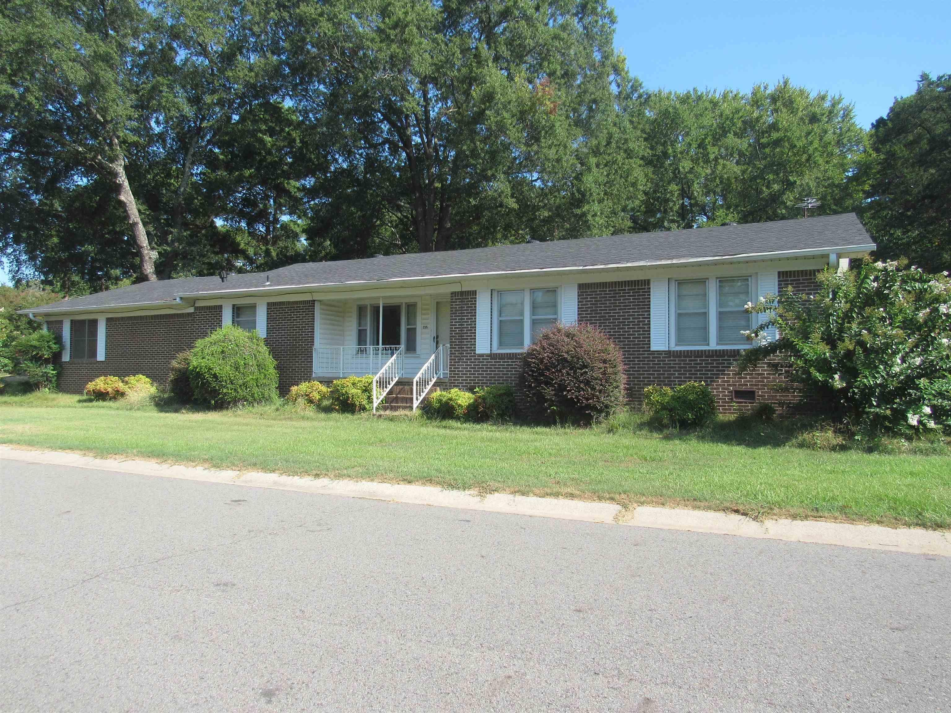 1205 HOLLOWAY  Morrilton, AR