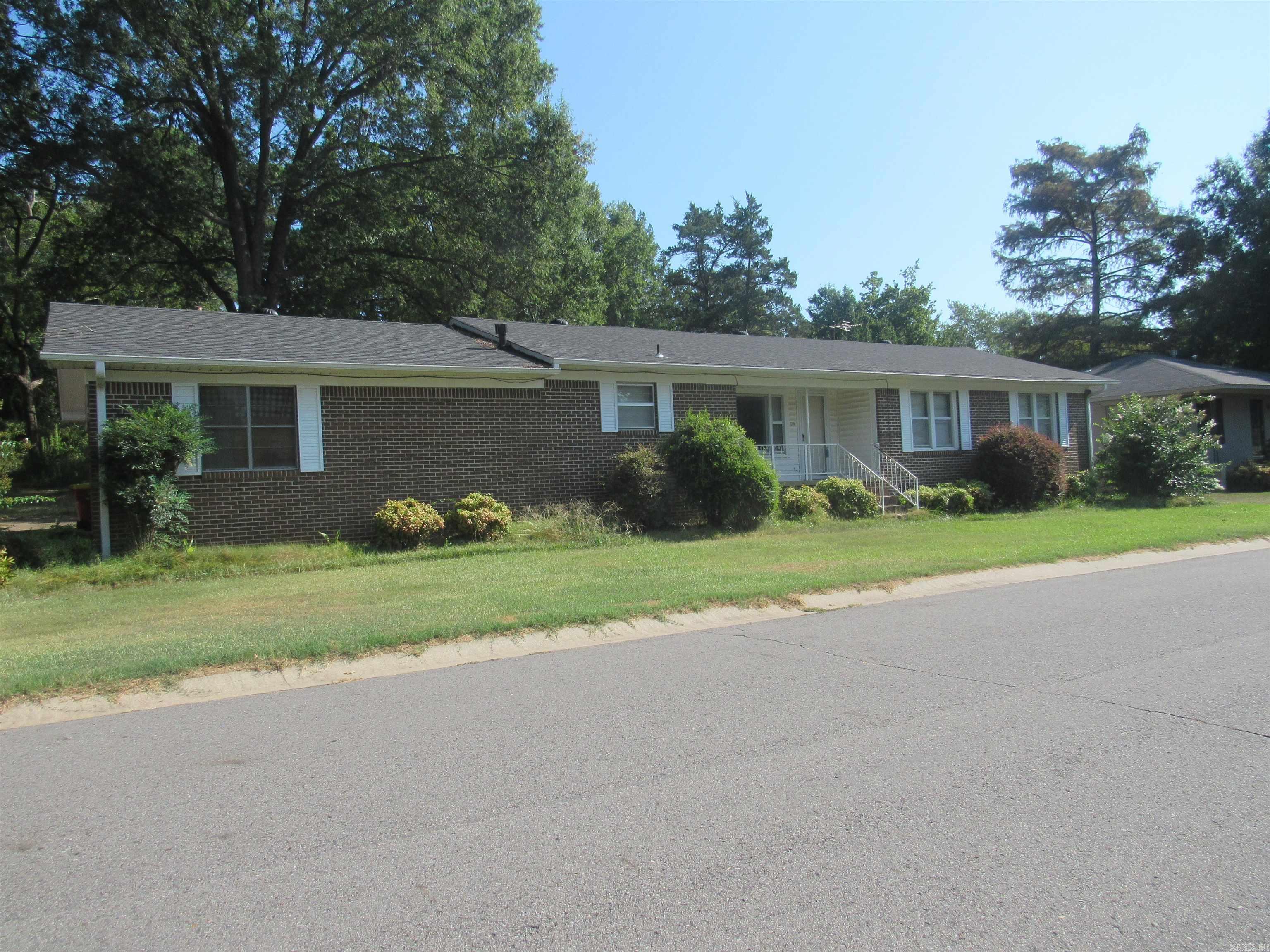 1205 HOLLOWAY  Morrilton, AR