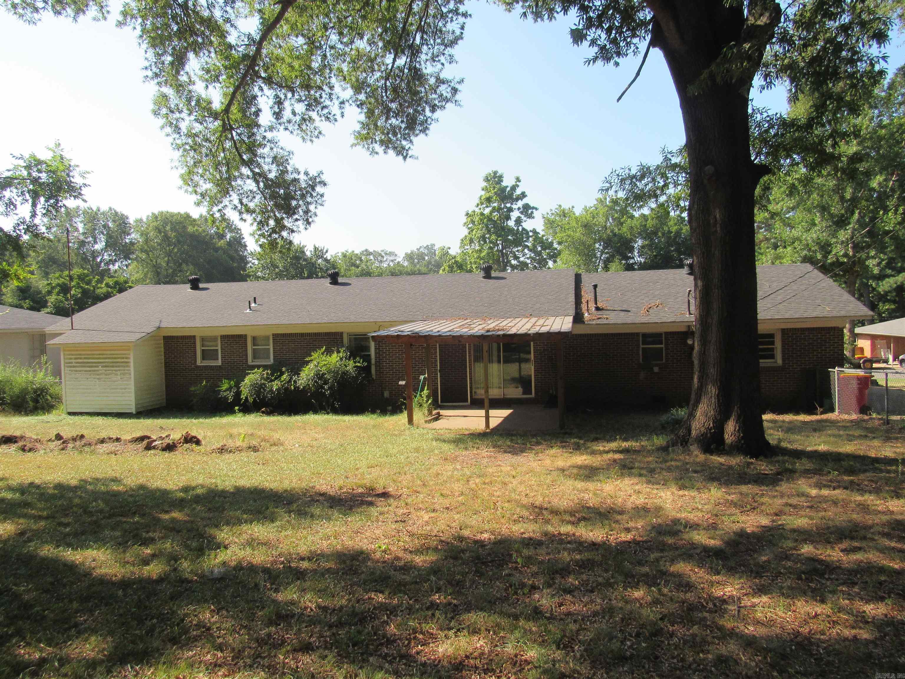 1205 HOLLOWAY  Morrilton, AR