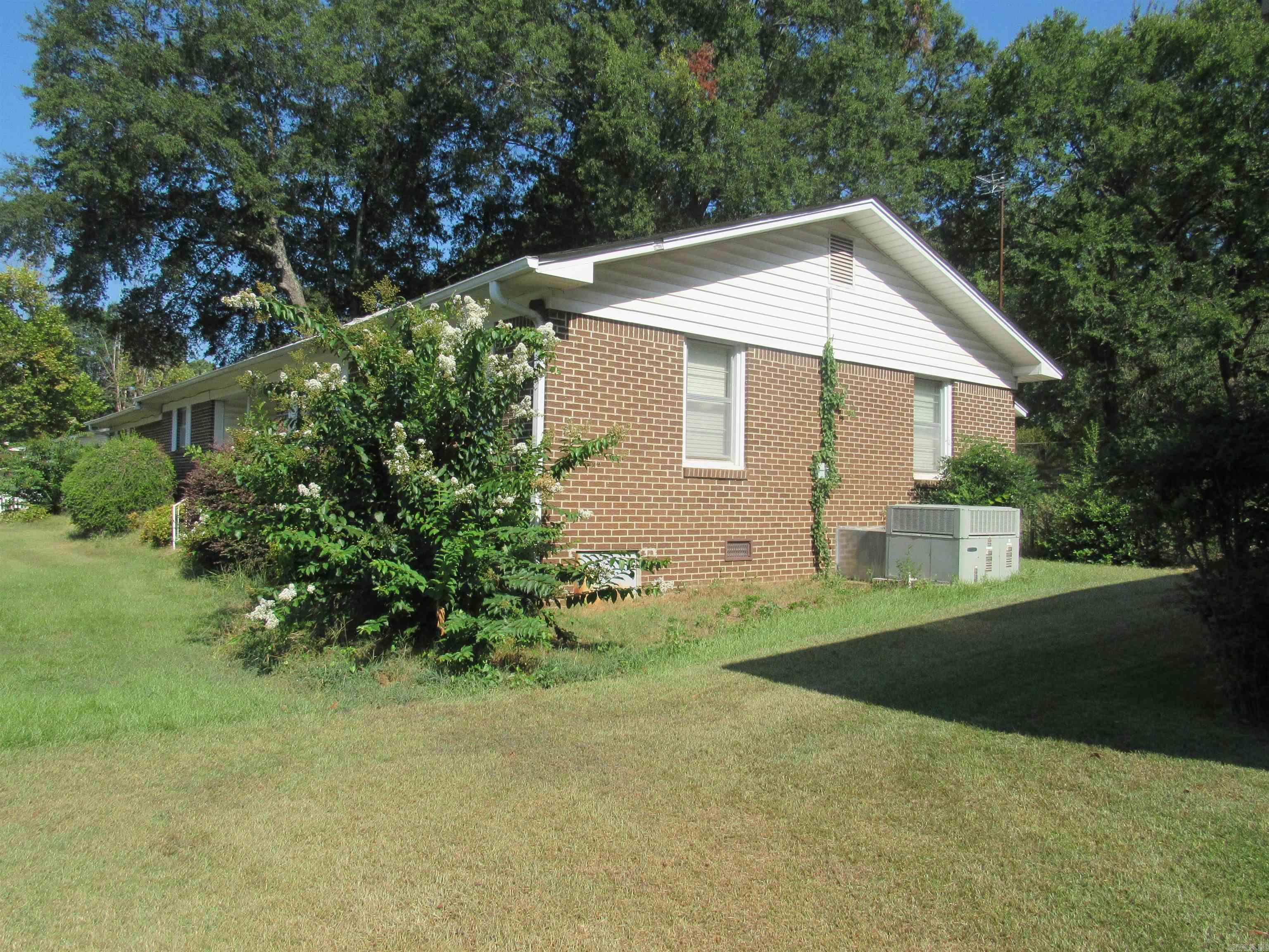 1205 HOLLOWAY  Morrilton, AR
