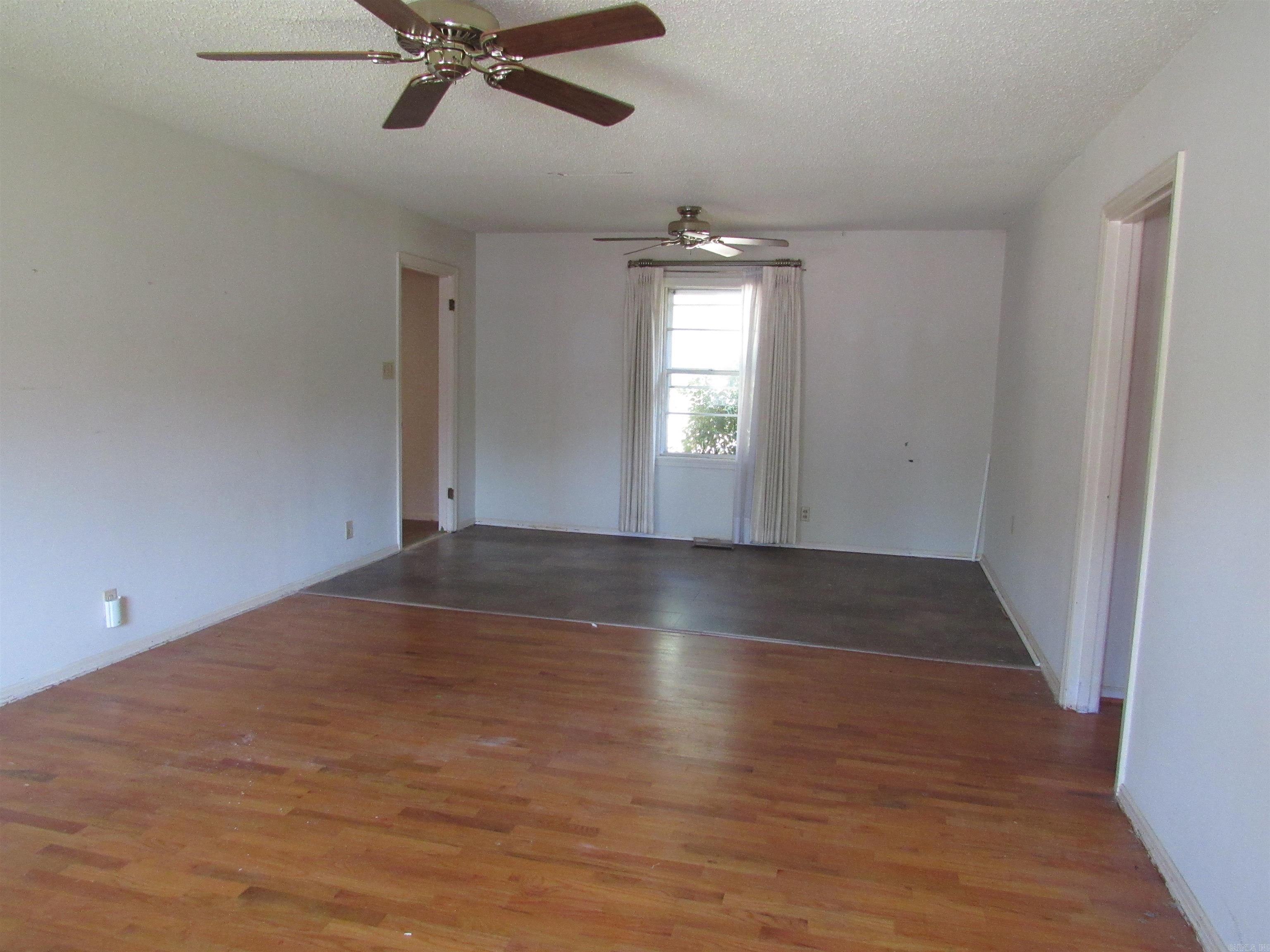 1205 HOLLOWAY  Morrilton, AR