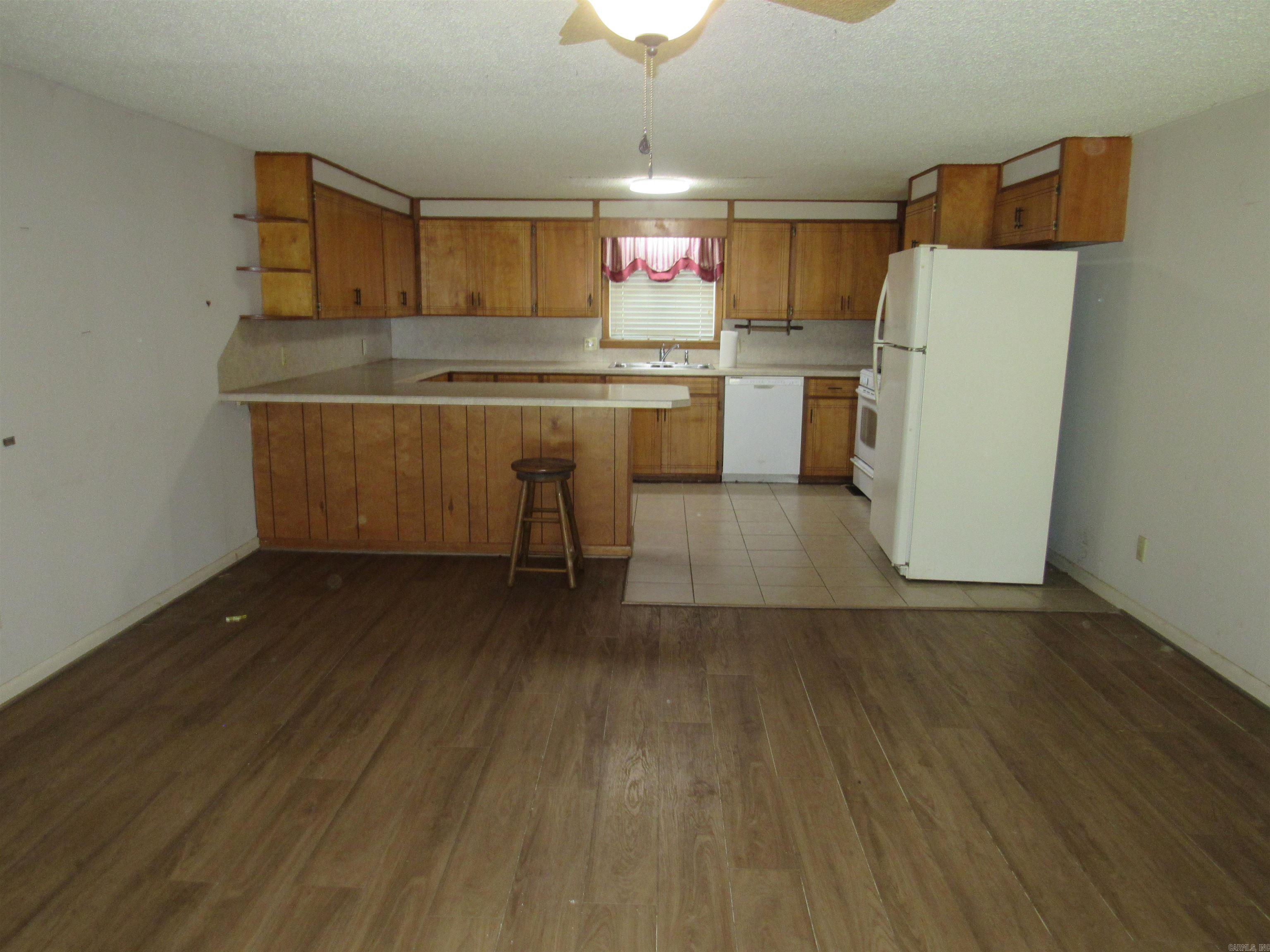 1205 HOLLOWAY  Morrilton, AR