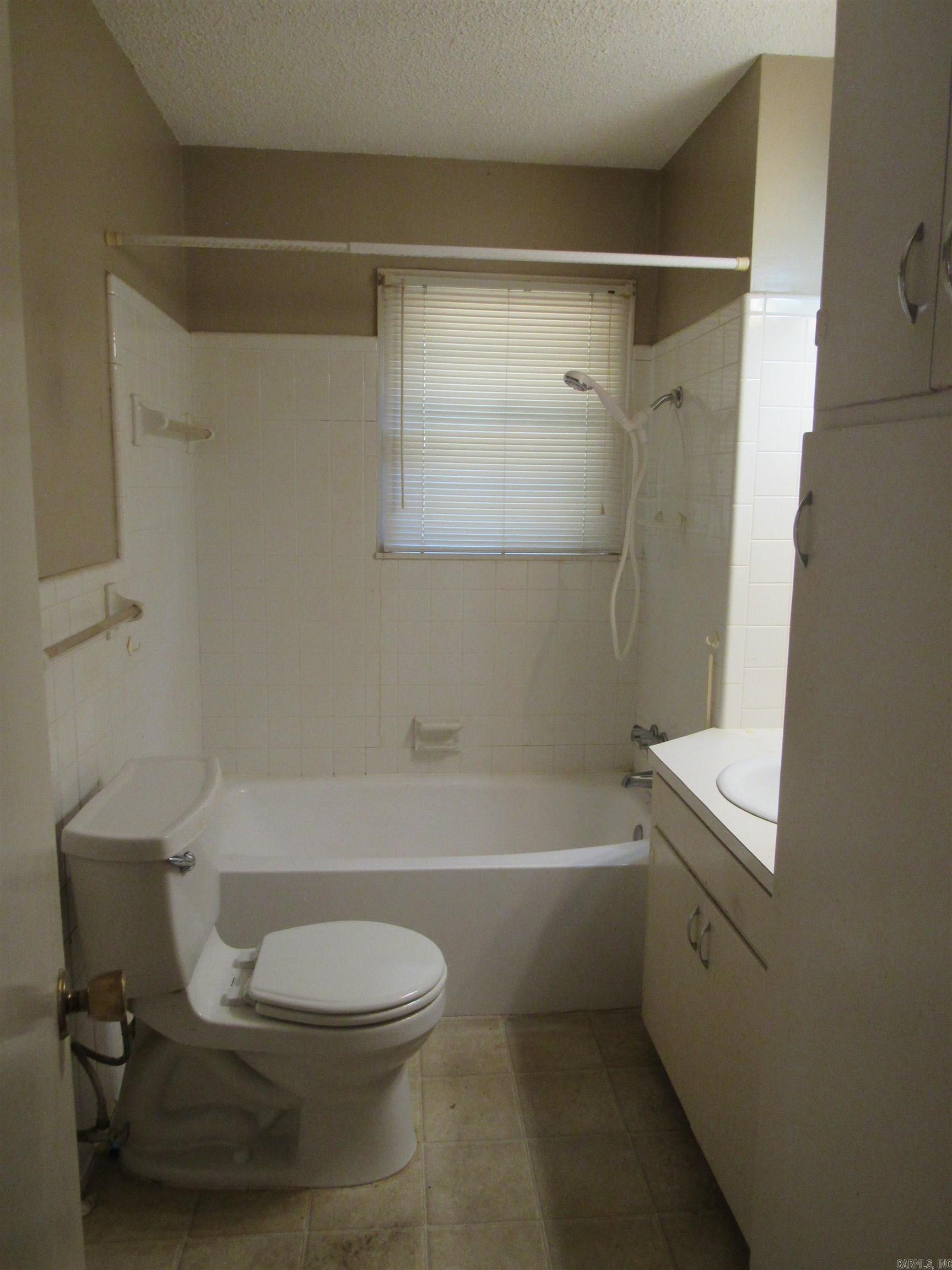 1205 HOLLOWAY  Morrilton, AR