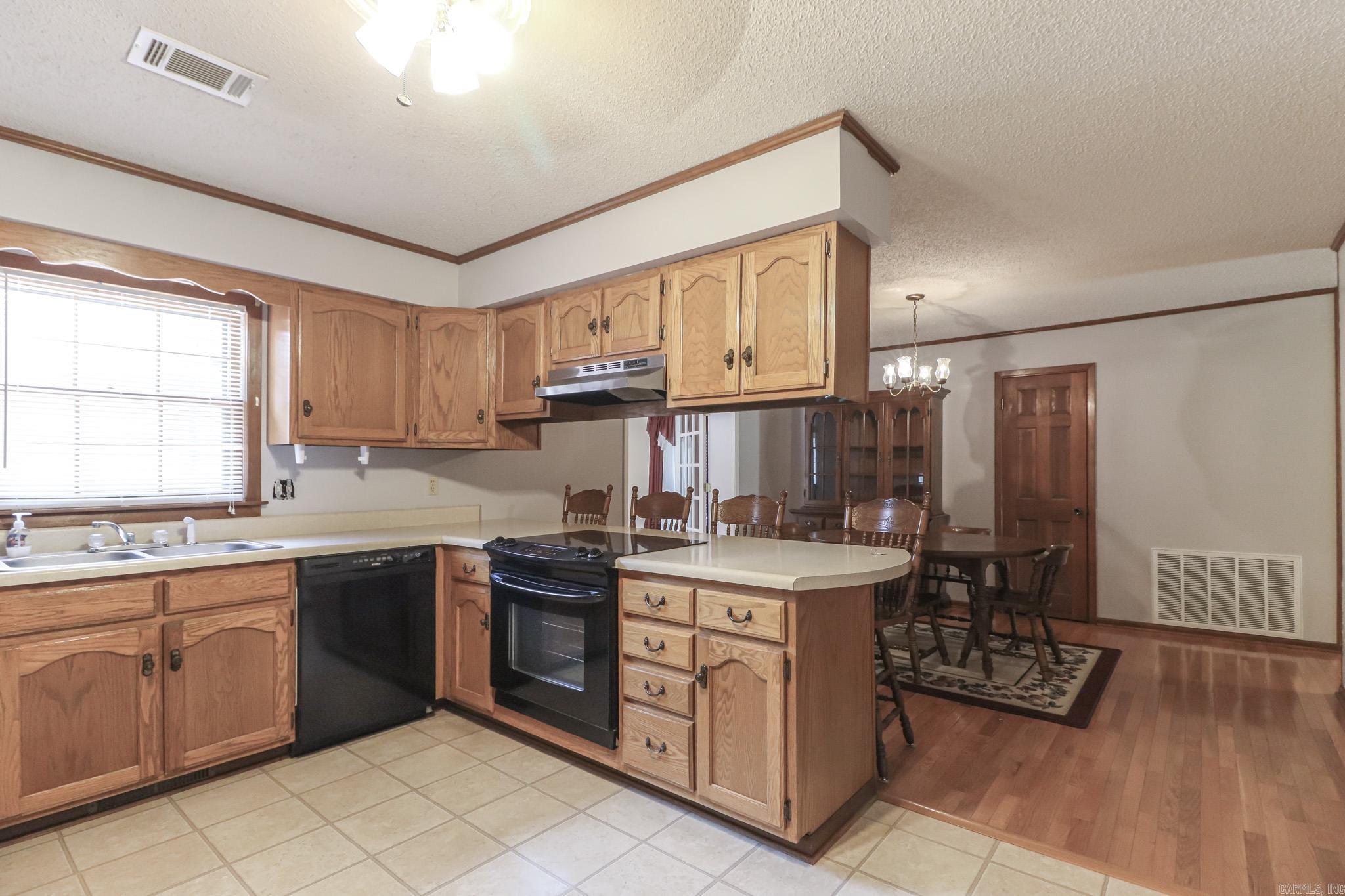 1101 oriole  Jonesboro, AR