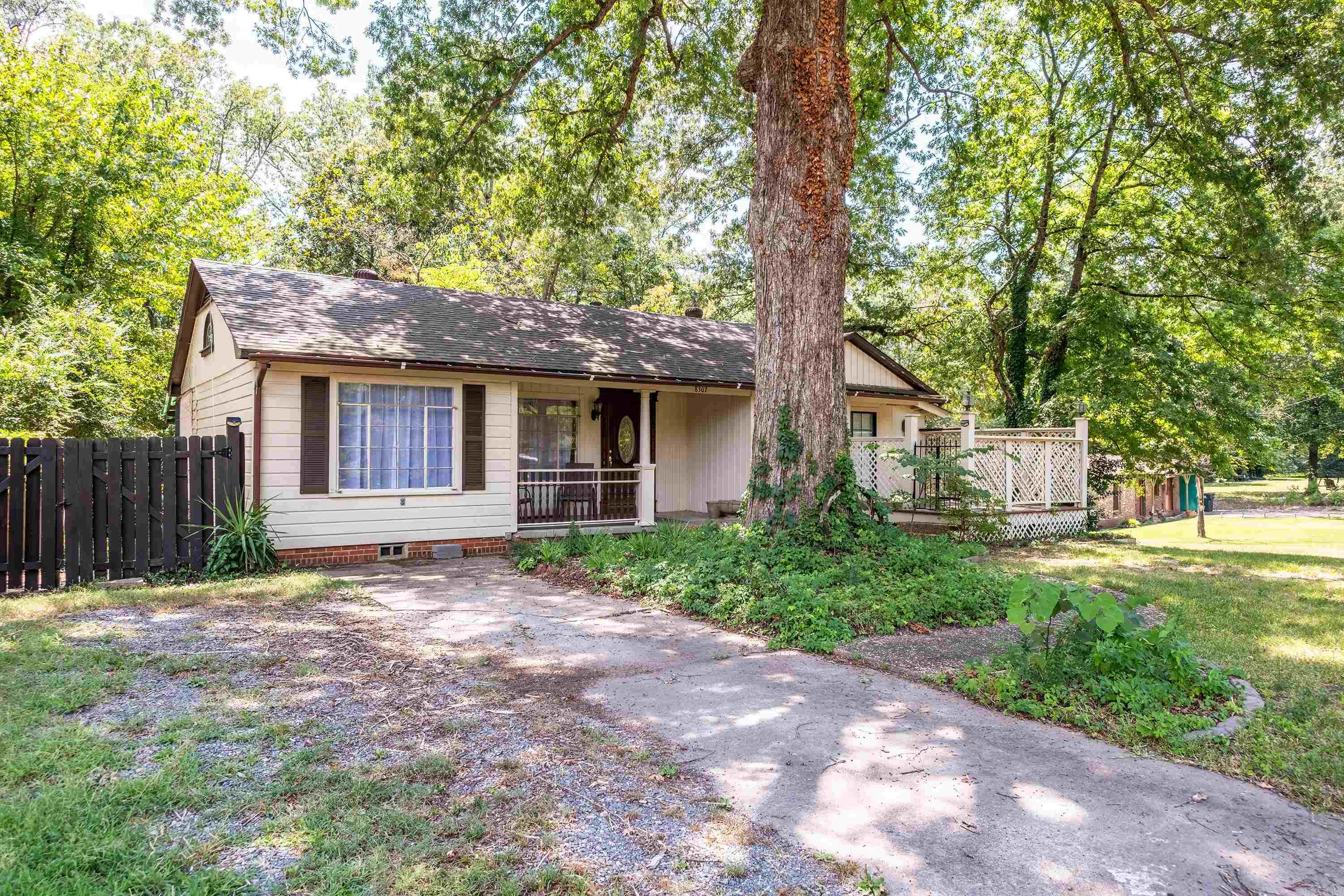 8307 Ascension  Little Rock, AR