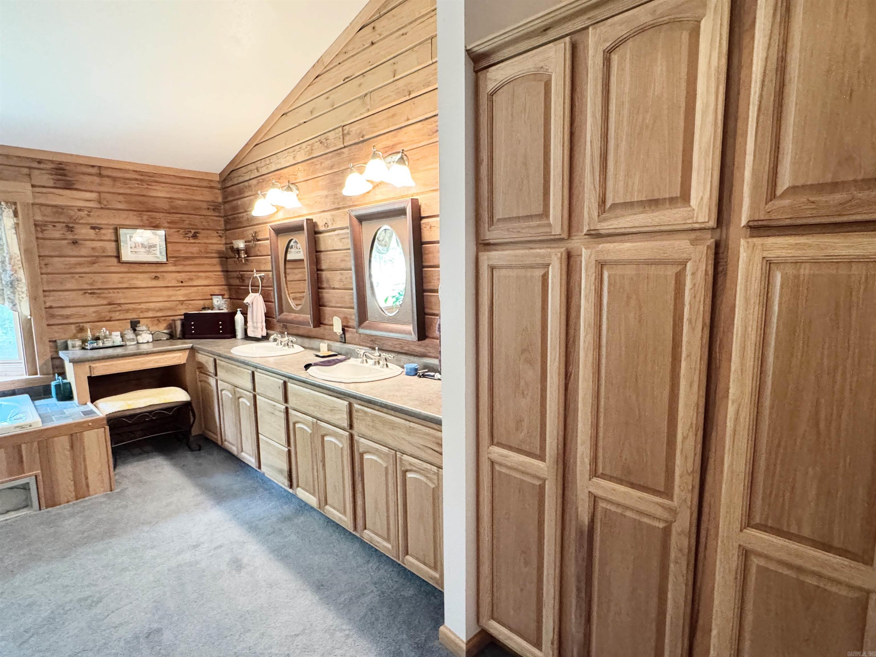 4003 Sunny Fox Rd Mountain View, AR 72560