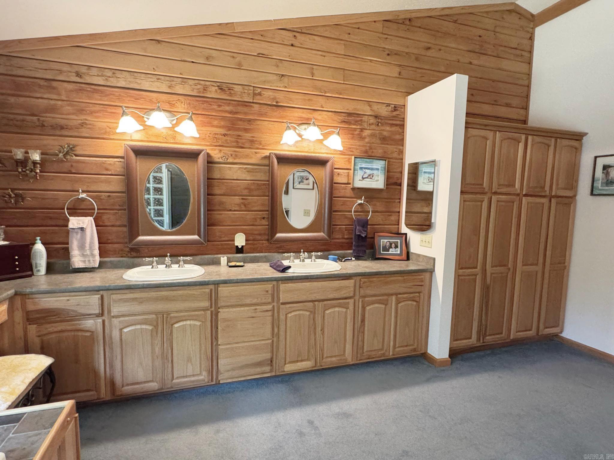 4003 Sunny Fox Rd Mountain View, AR 72560