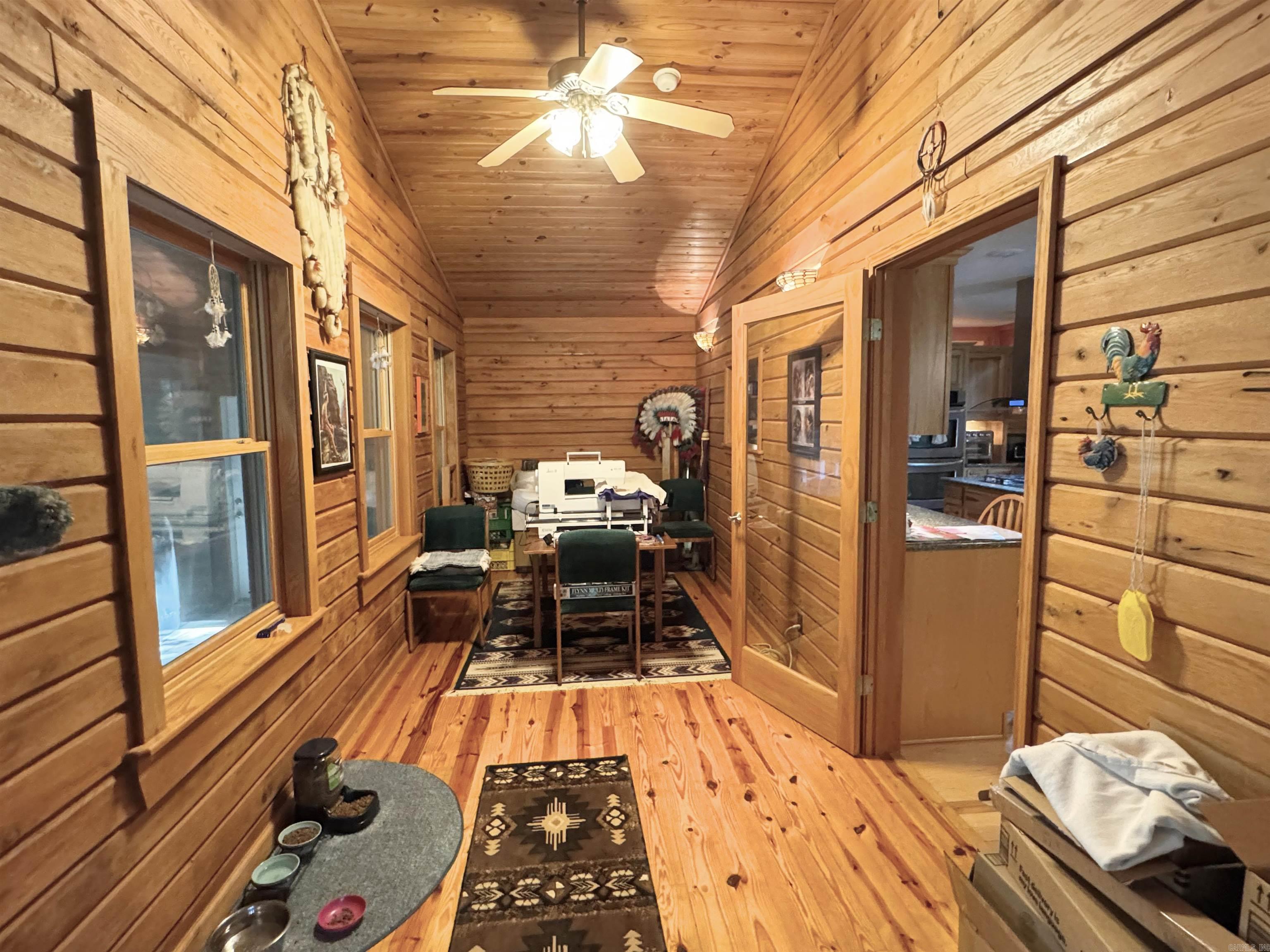 4003 Sunny Fox Rd Mountain View, AR 72560