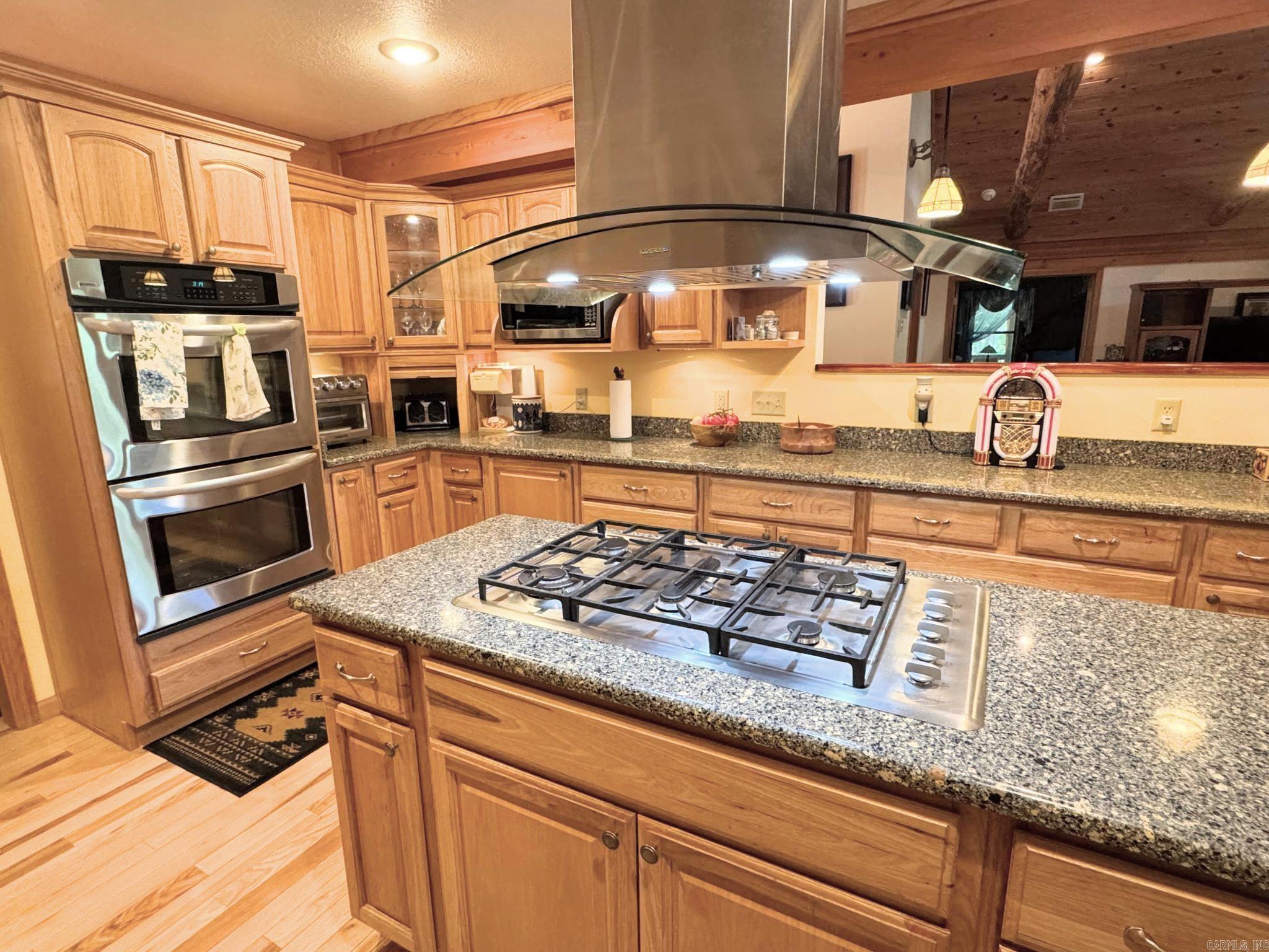 4003 Sunny Fox Rd Mountain View, AR 72560