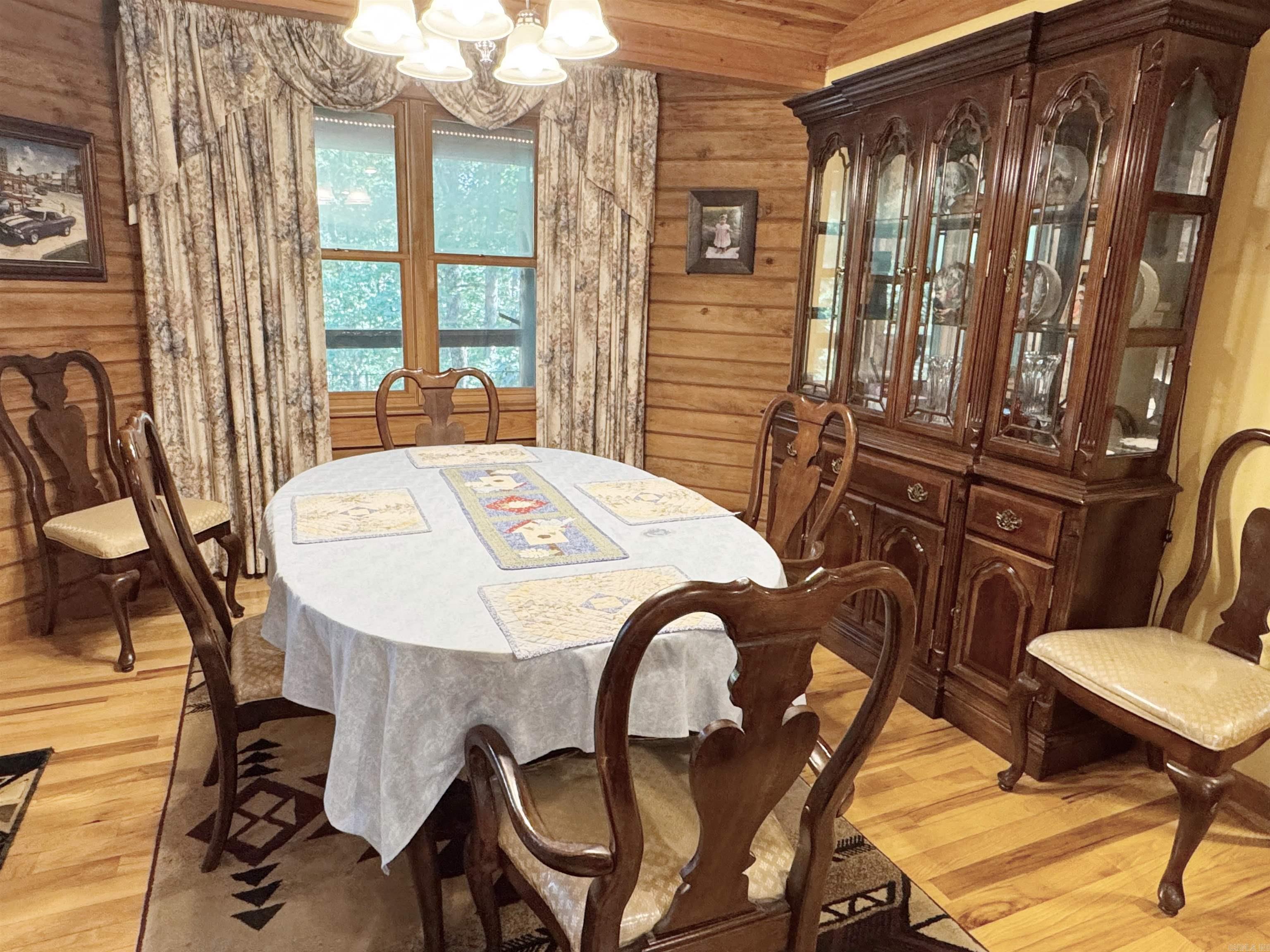 4003 Sunny Fox Rd Mountain View, AR 72560