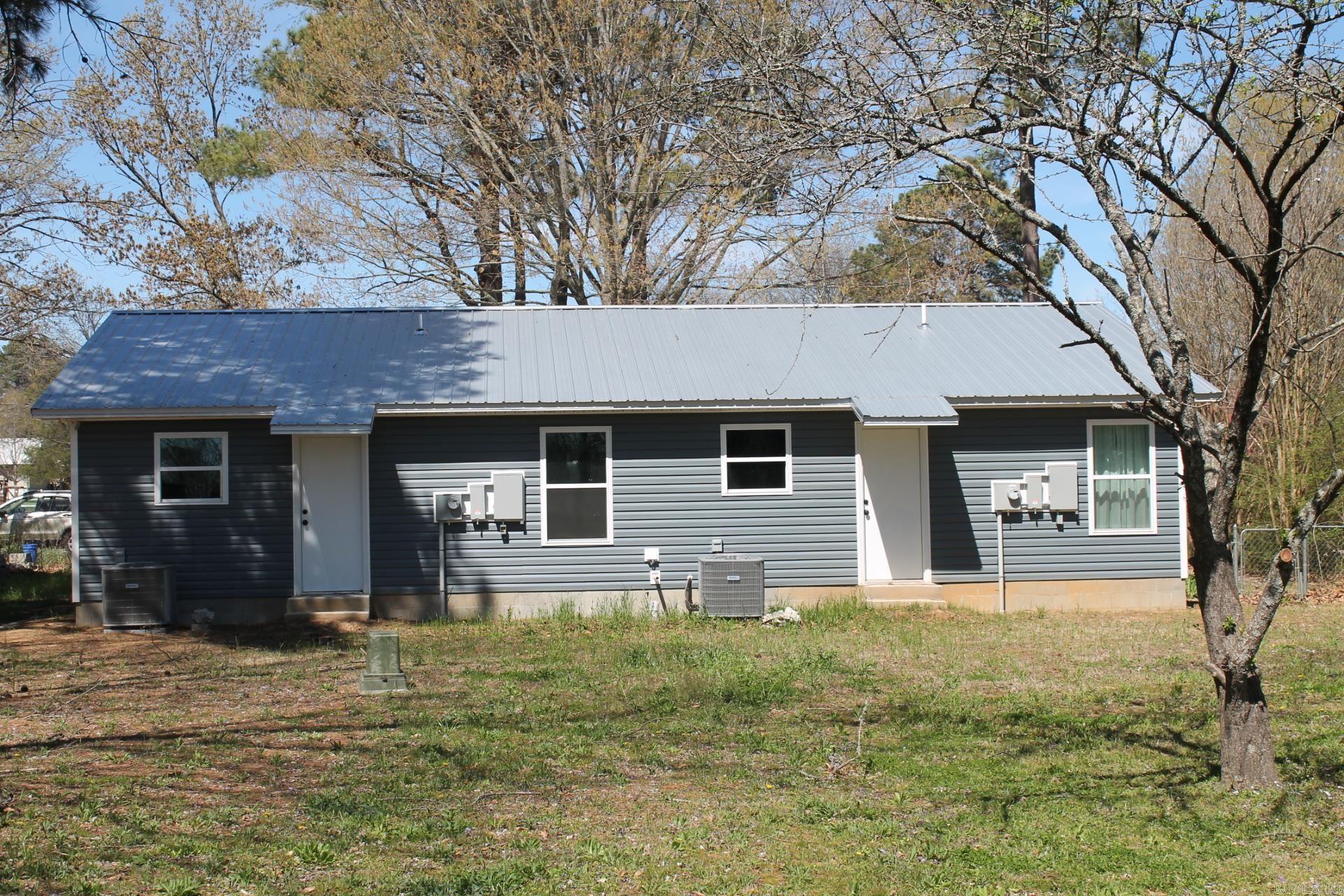 411 Park  Bradford, AR