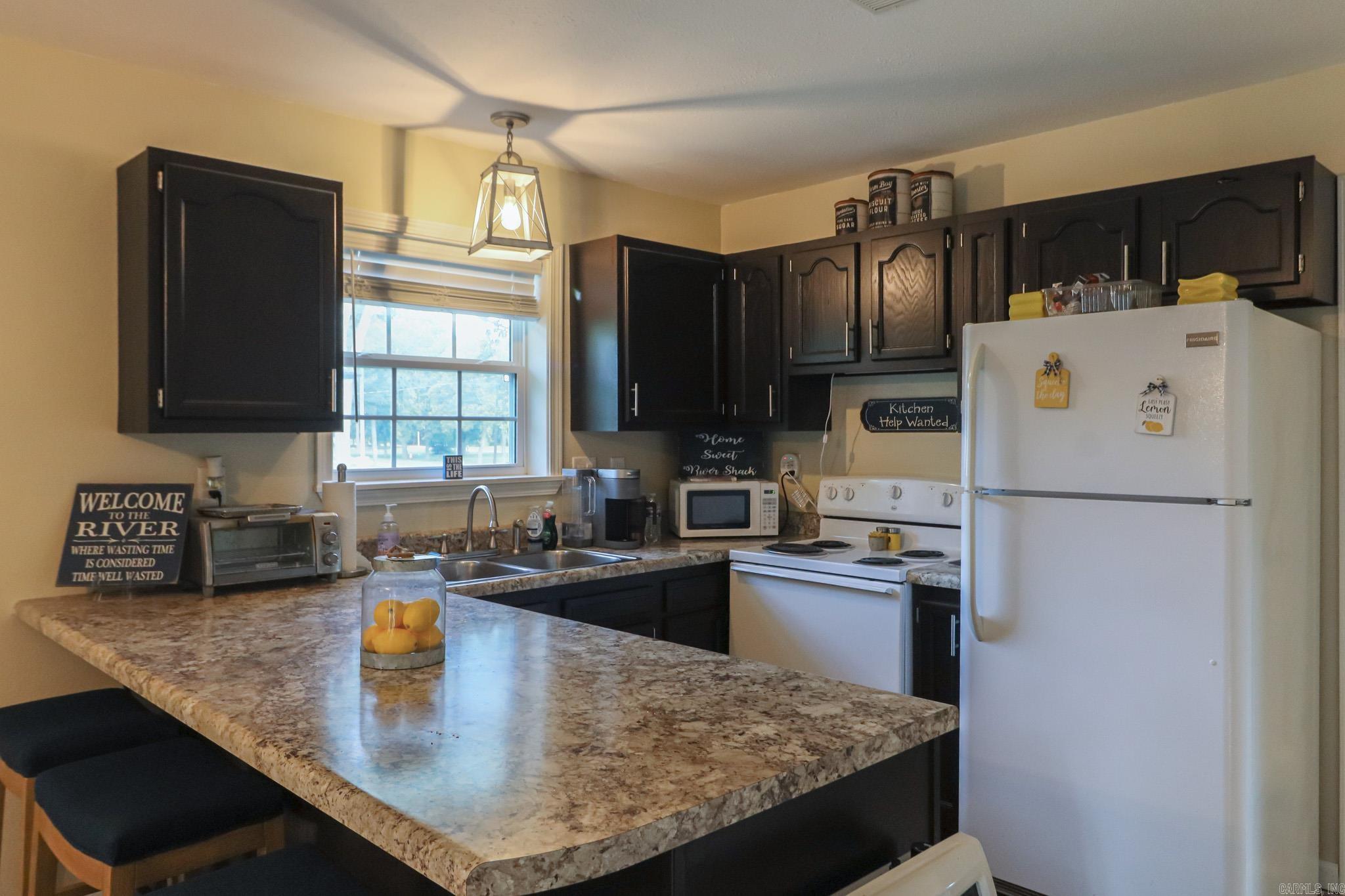 19 E valley dr  Hardy, AR