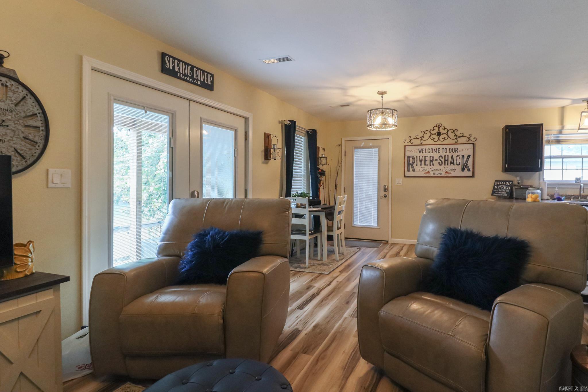 19 E valley dr  Hardy, AR