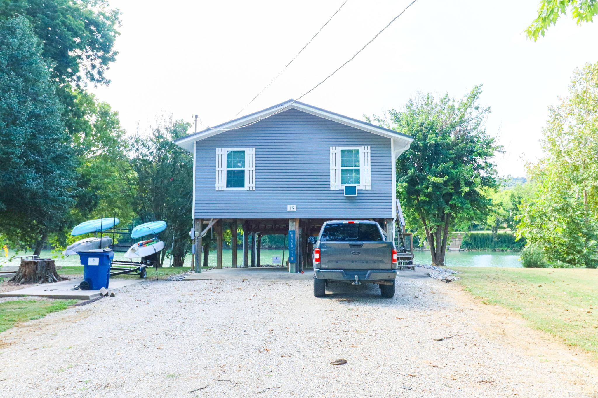 19 E valley dr  Hardy, AR
