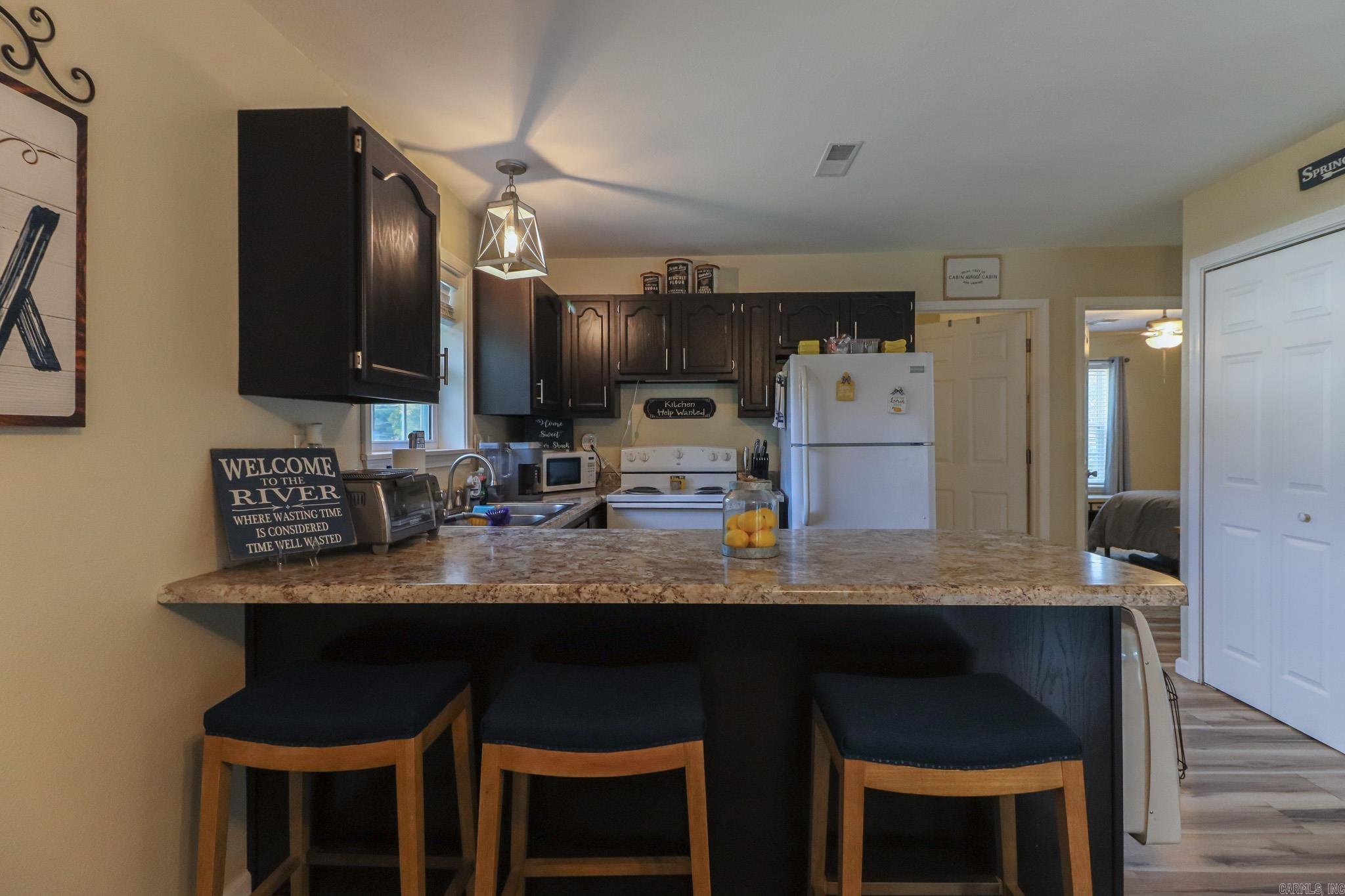 19 E valley dr  Hardy, AR