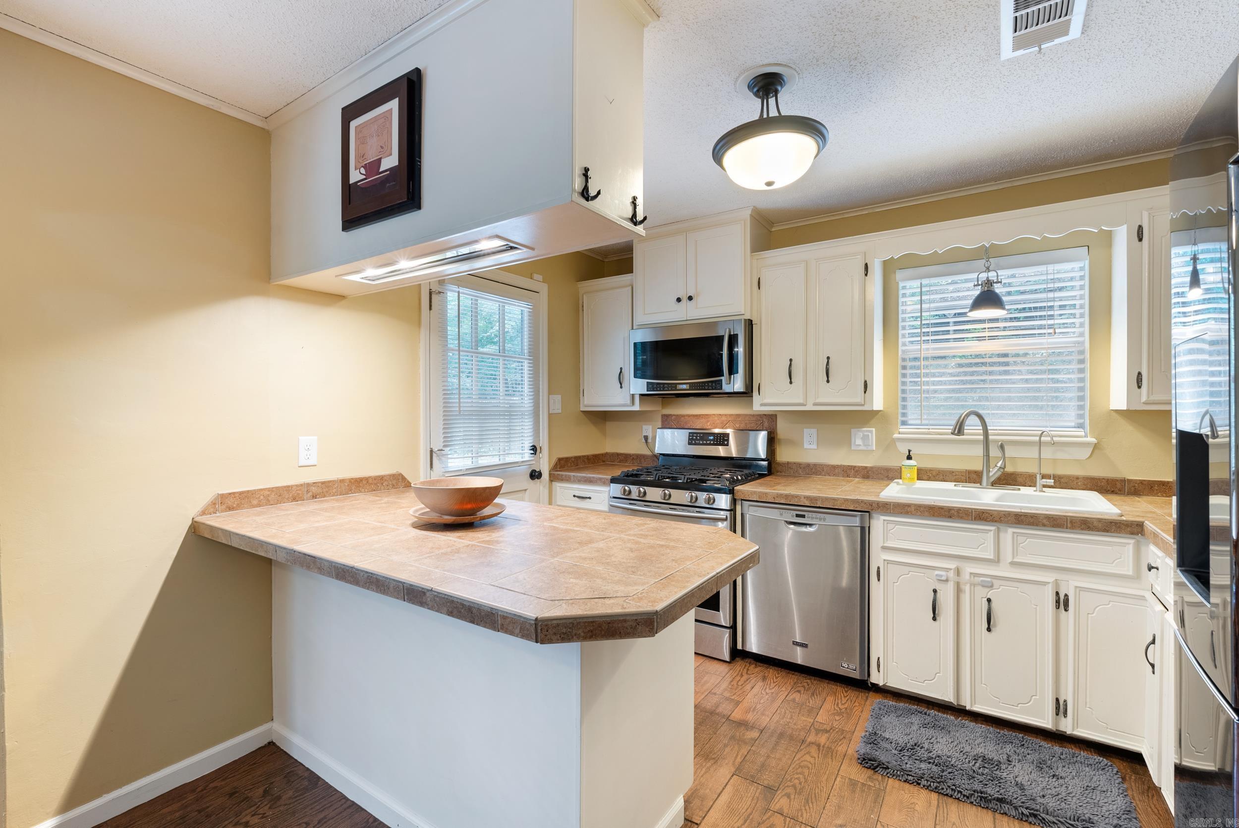 16 Rockledge  Maumelle, AR