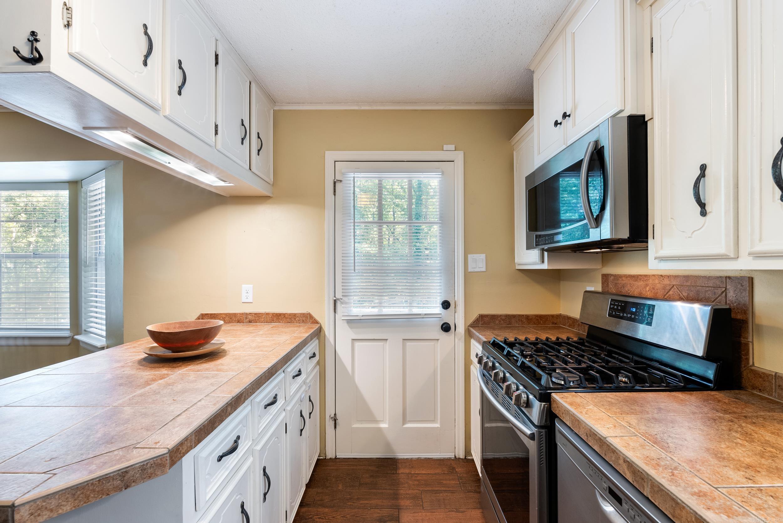 16 Rockledge  Maumelle, AR