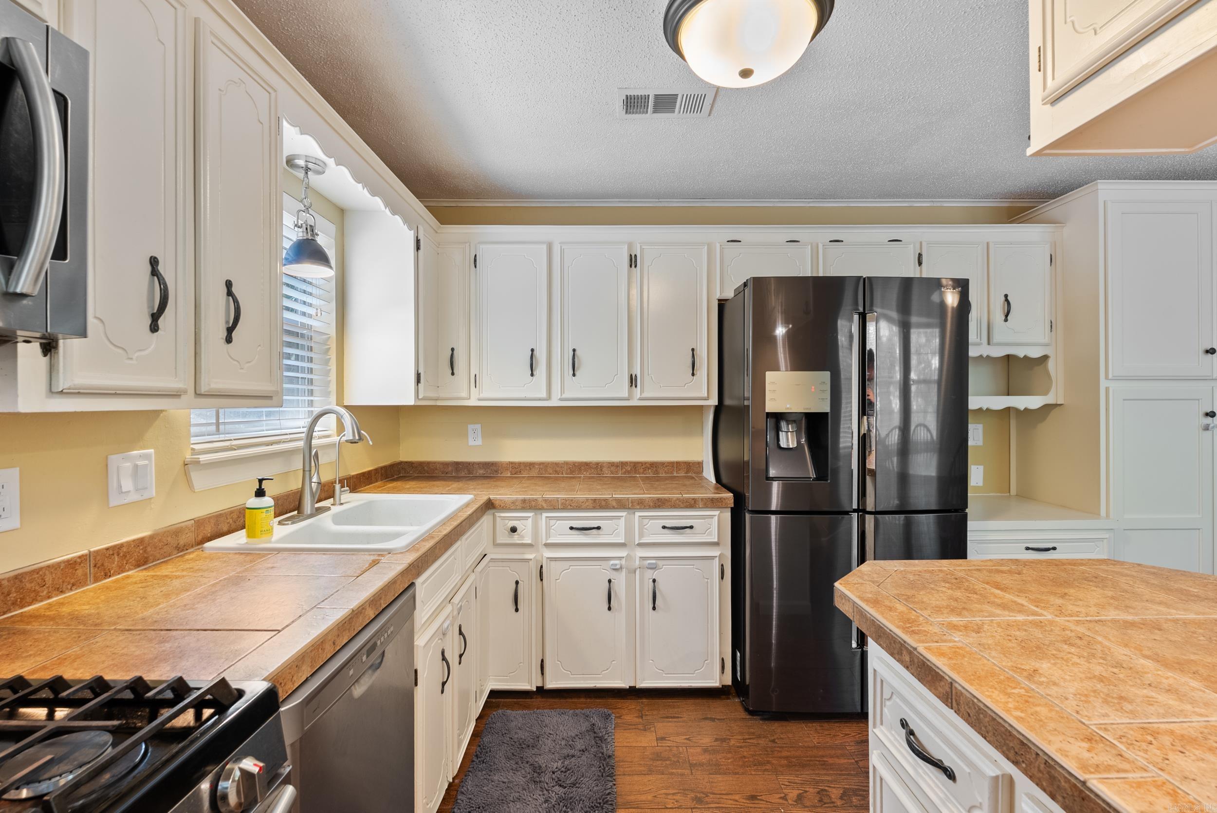 16 Rockledge  Maumelle, AR