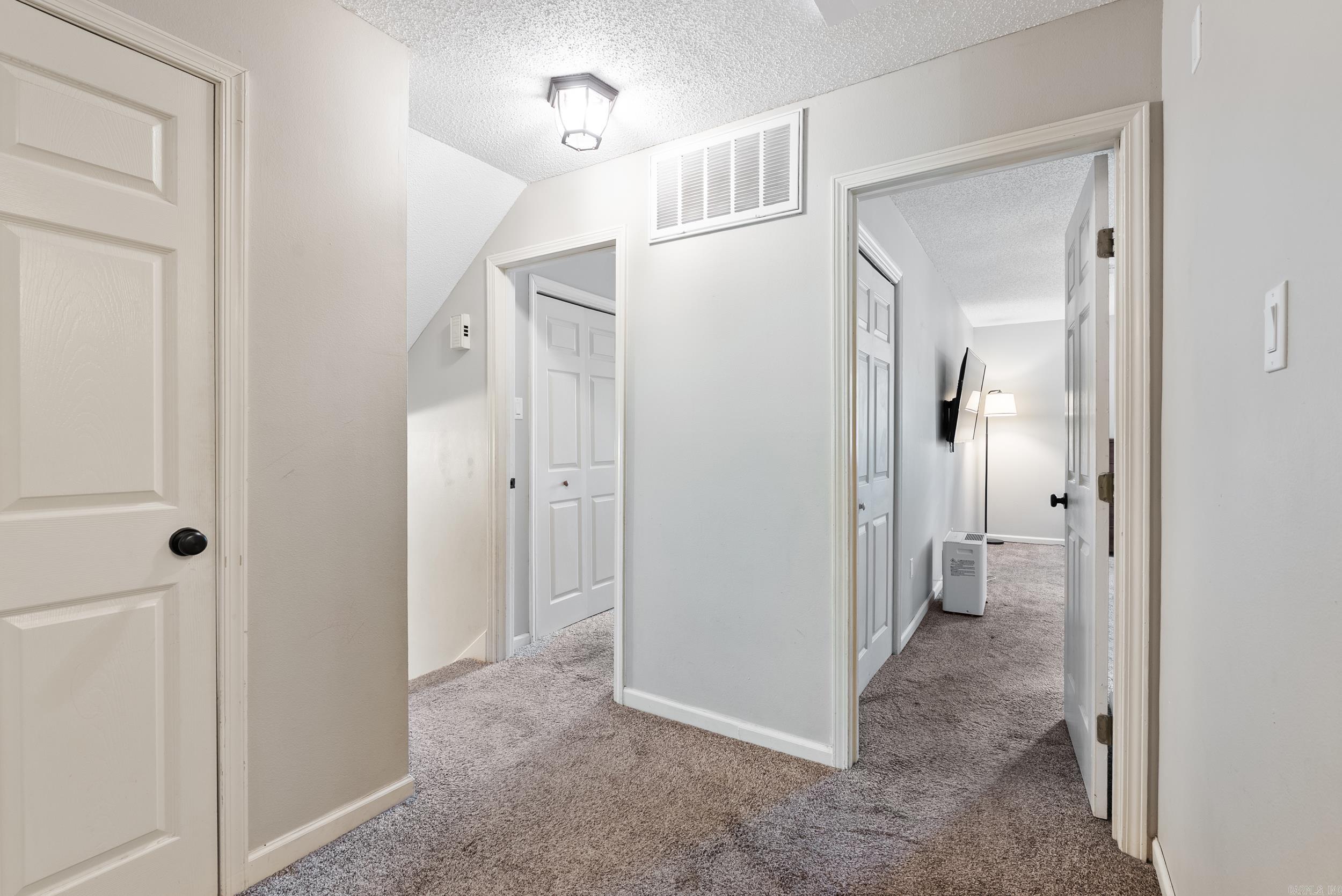 16 Rockledge  Maumelle, AR