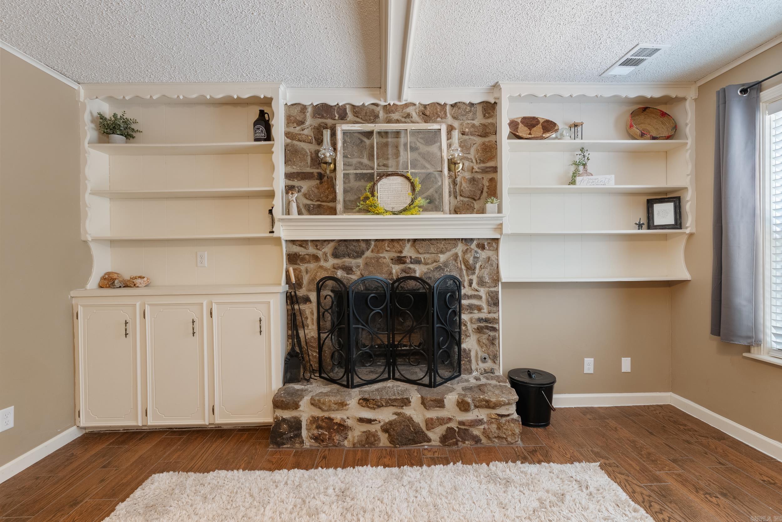 16 Rockledge  Maumelle, AR