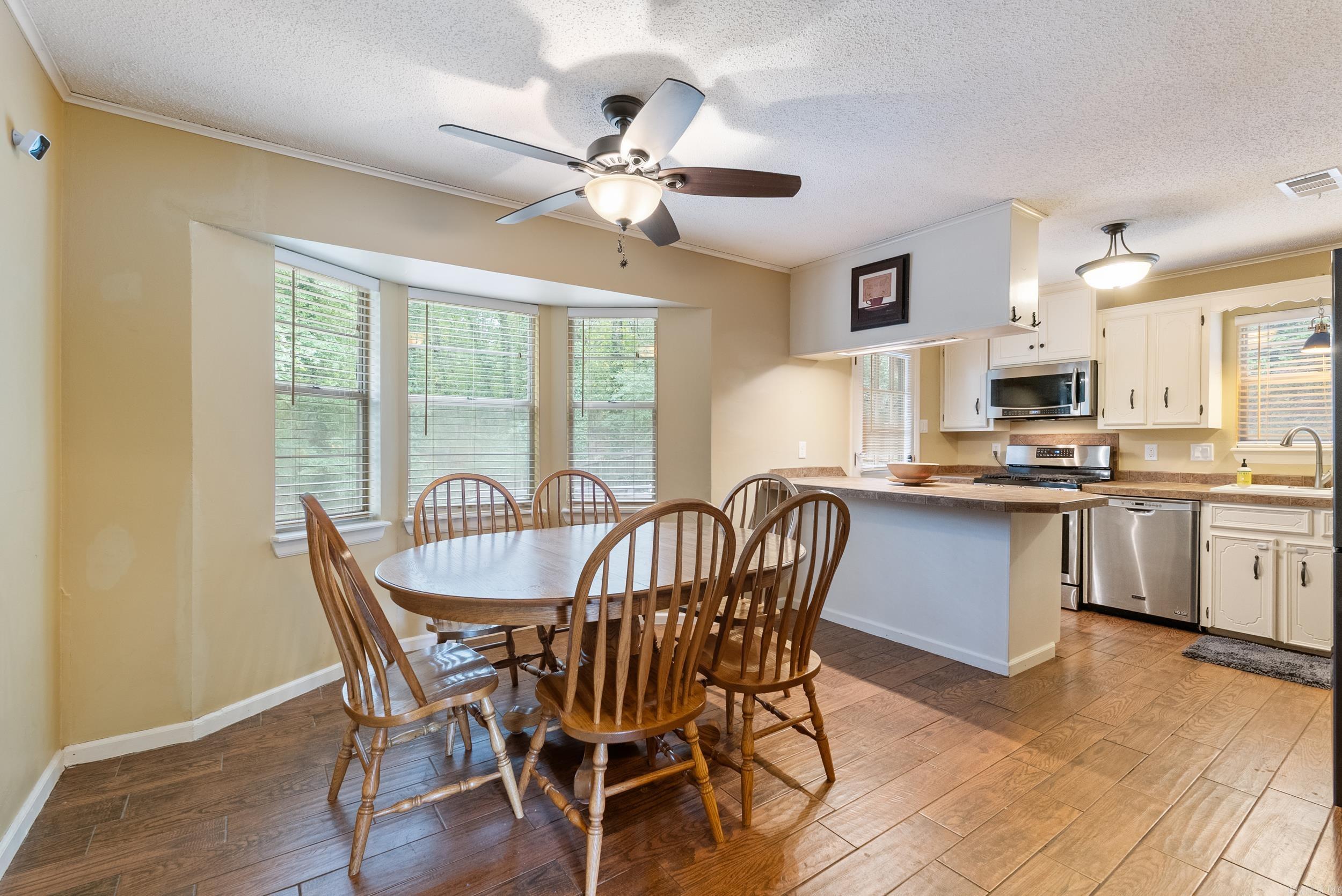 16 Rockledge  Maumelle, AR