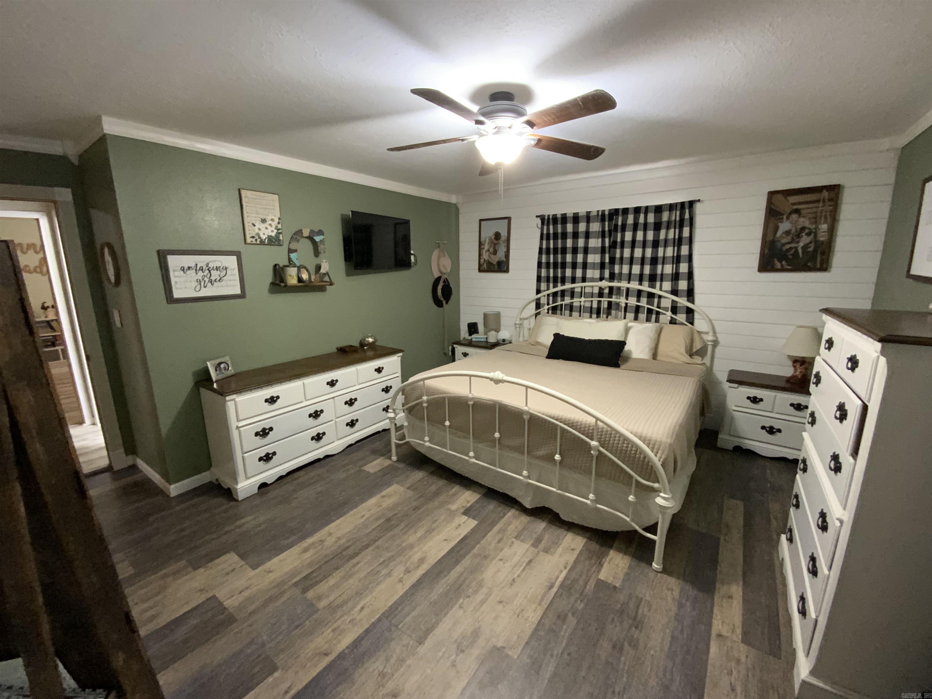 300 Peel  Locust Grove, AR