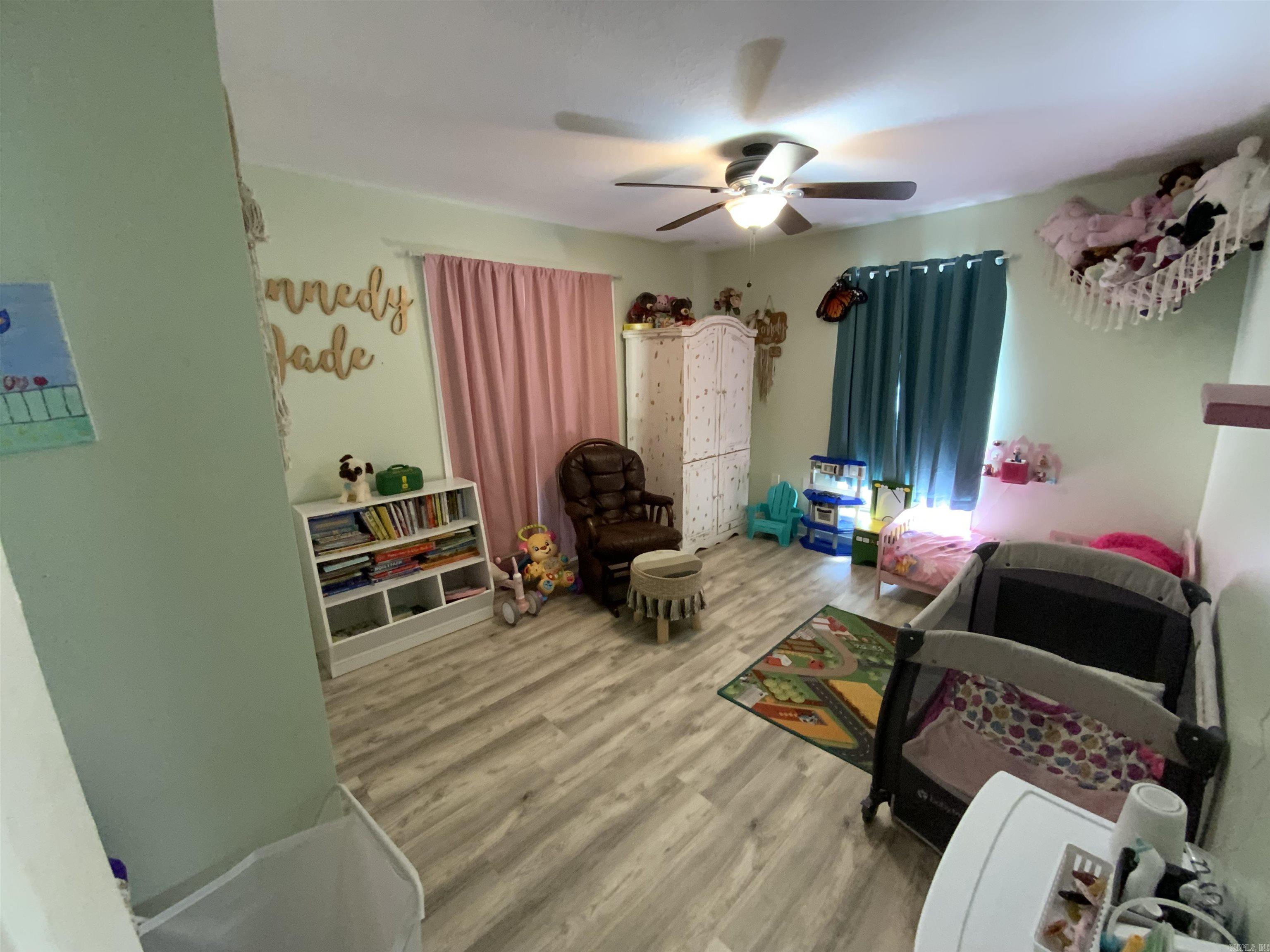 300 Peel  Locust Grove, AR