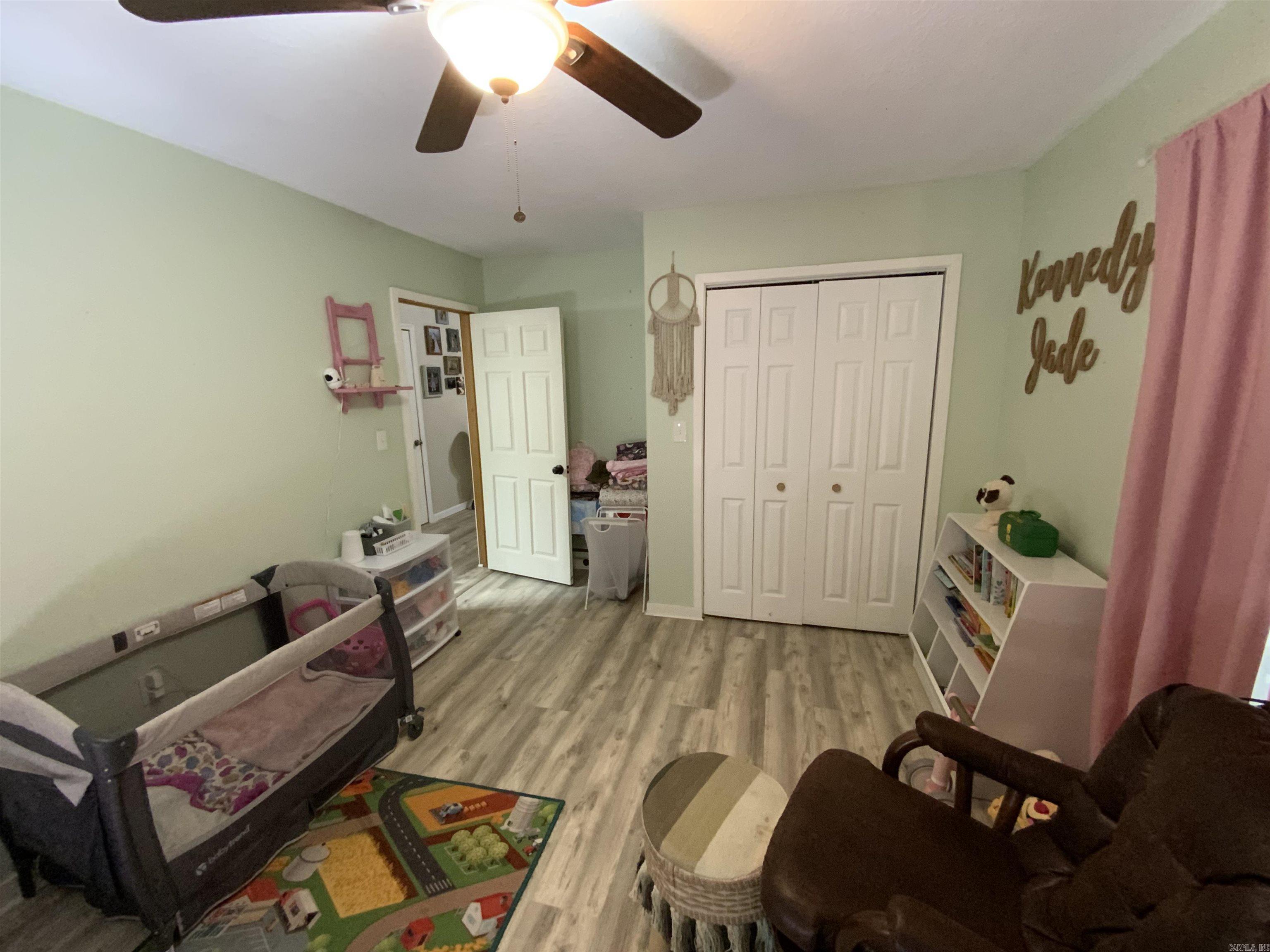 300 Peel  Locust Grove, AR