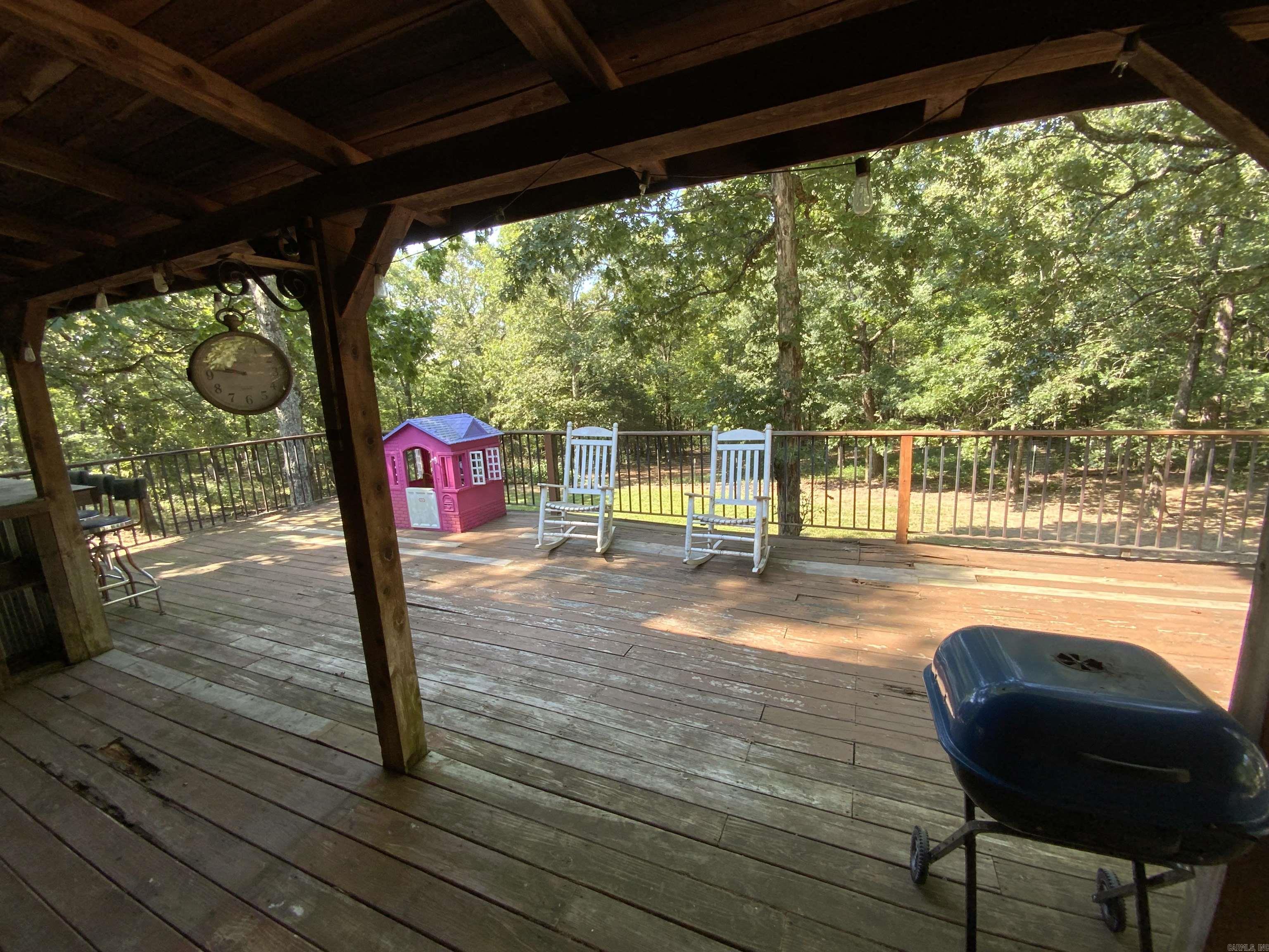 300 Peel  Locust Grove, AR