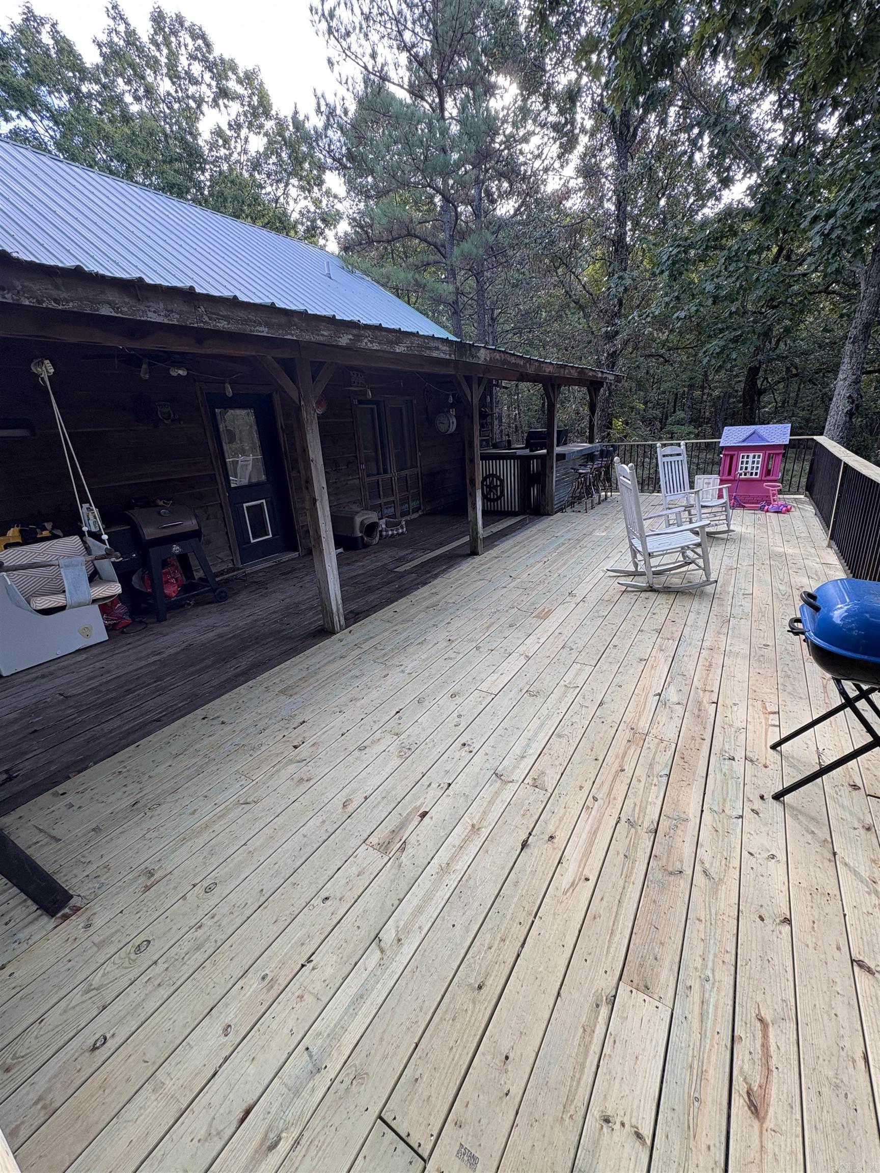 300 Peel  Locust Grove, AR