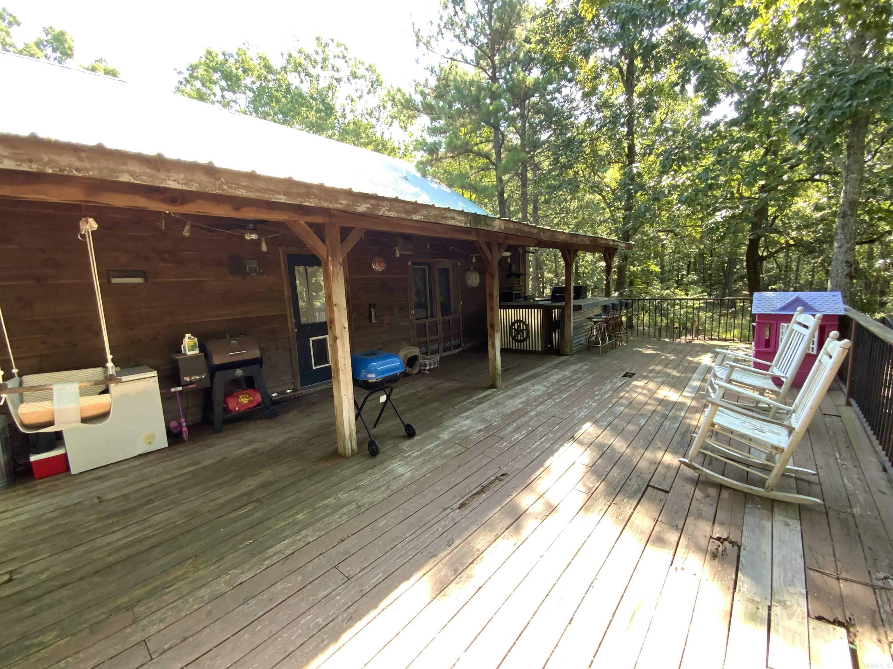 300 Peel  Locust Grove, AR