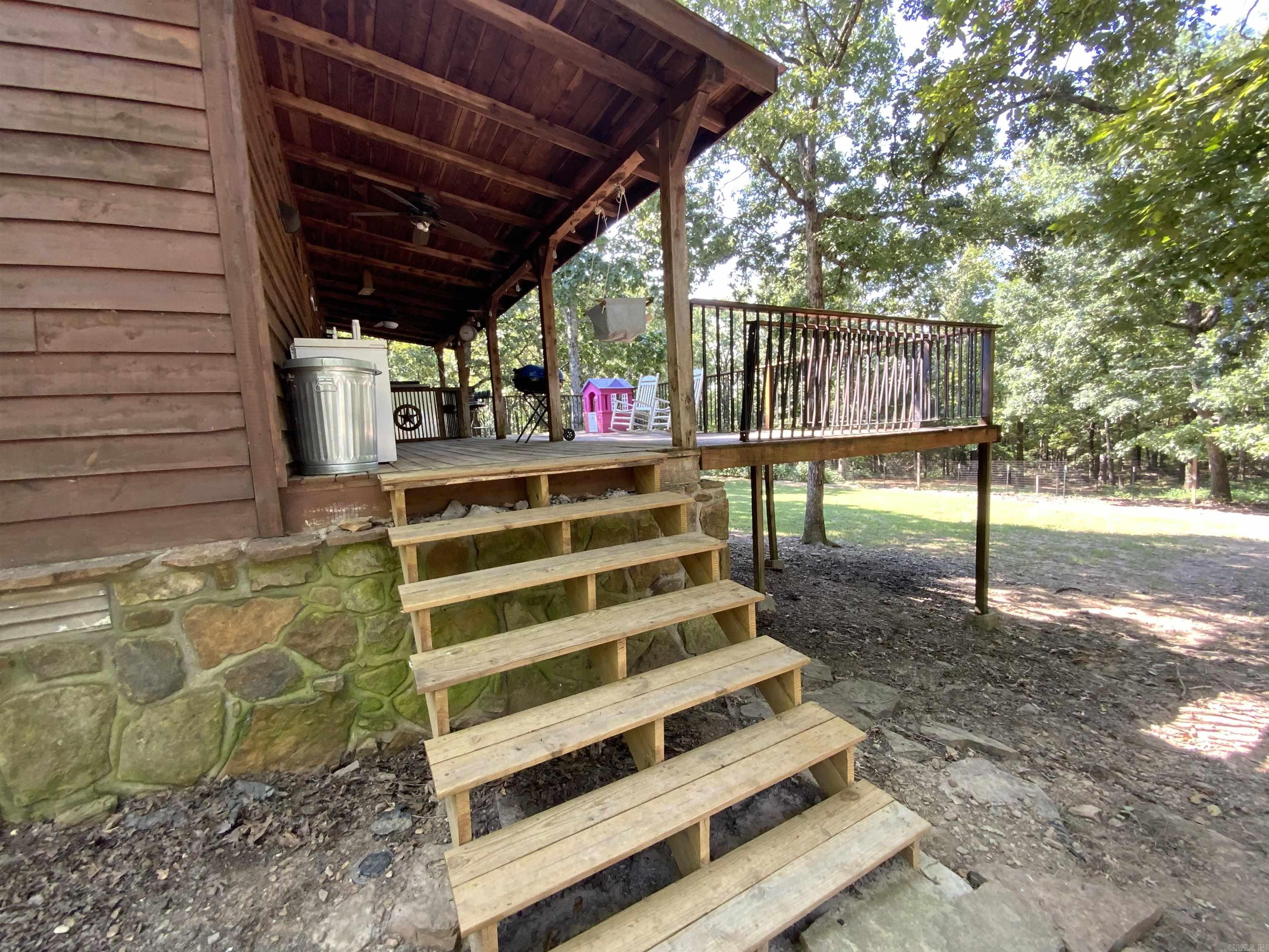 300 Peel  Locust Grove, AR