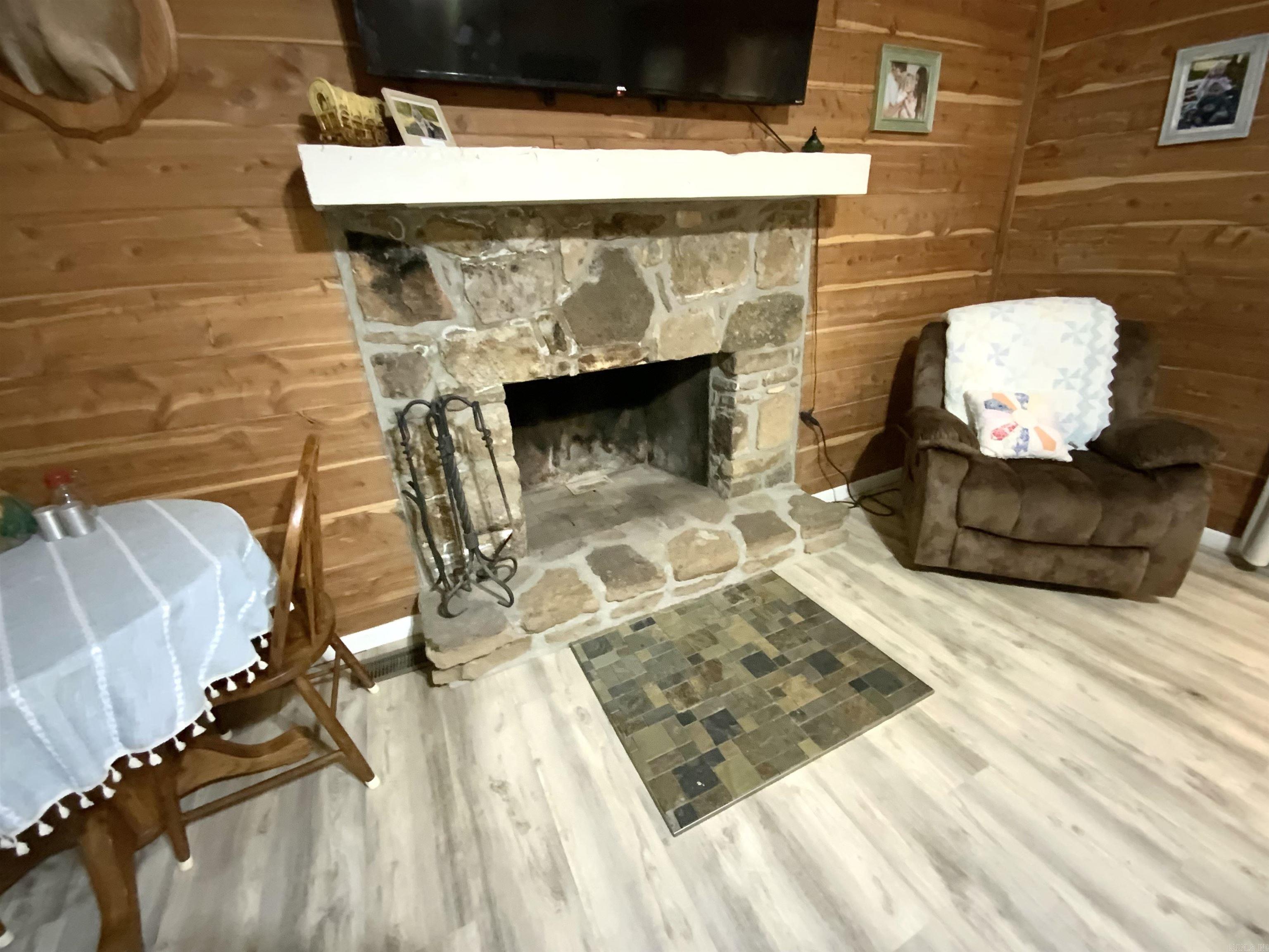 300 Peel  Locust Grove, AR