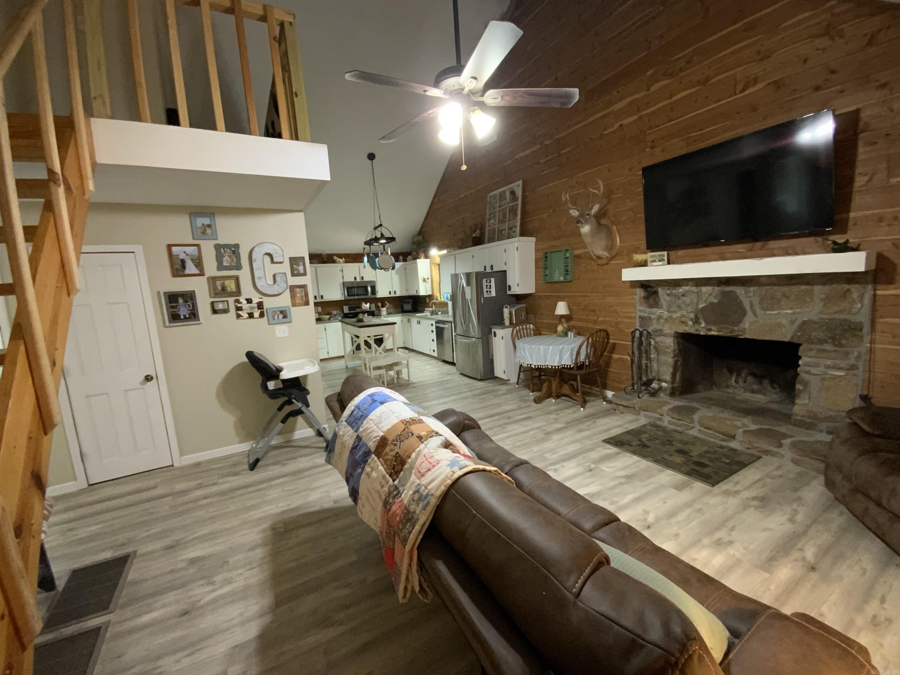 300 Peel  Locust Grove, AR