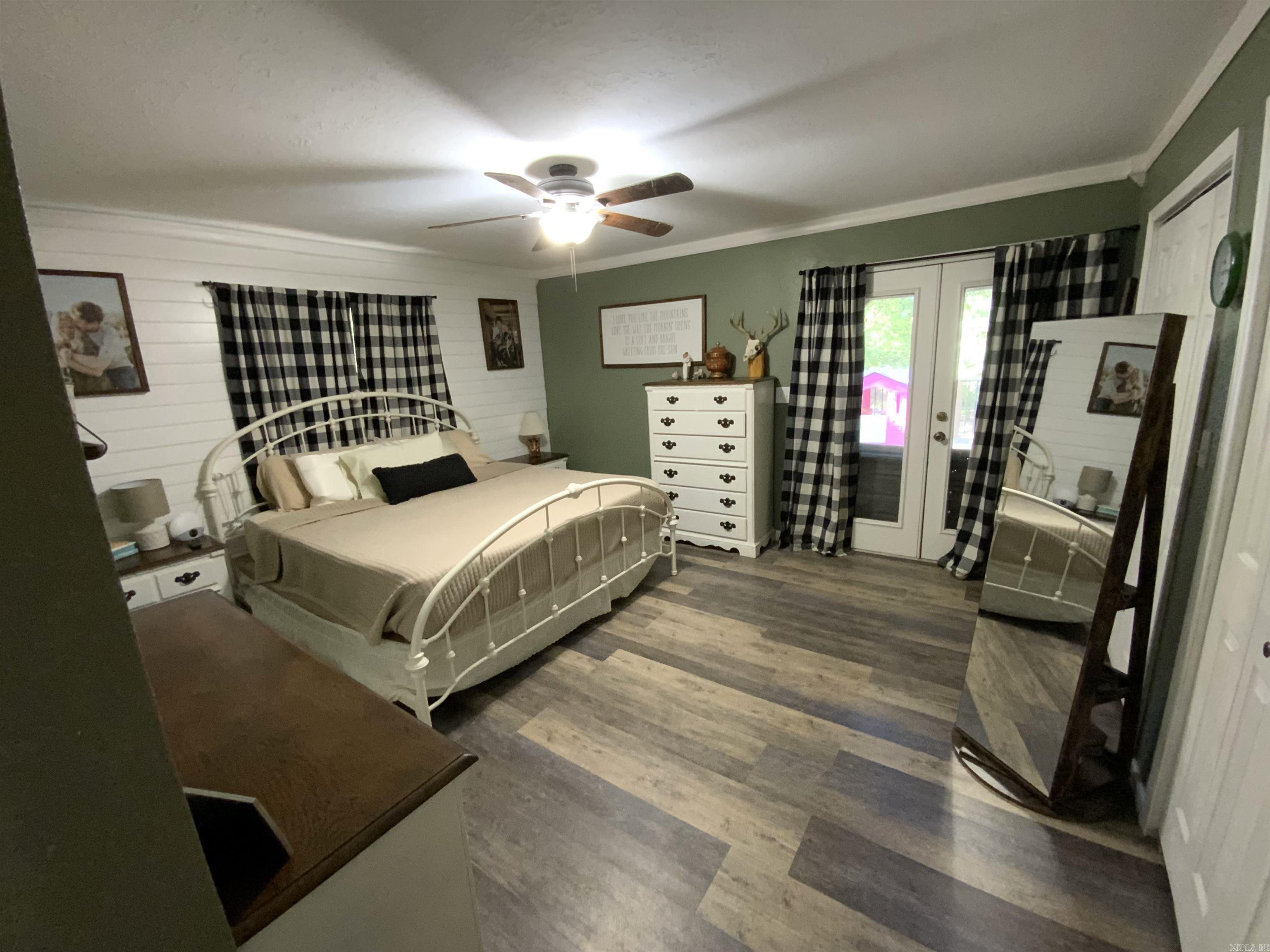 300 Peel  Locust Grove, AR