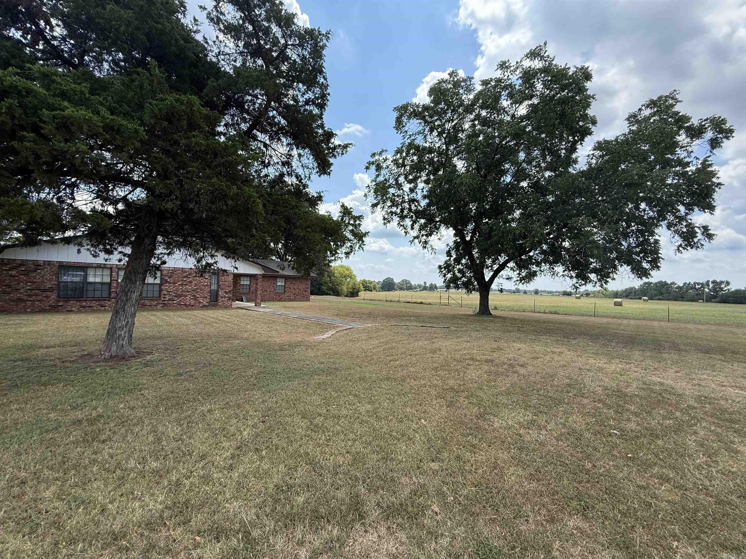 1652 Cornbridge Road Nashville, AR 71852