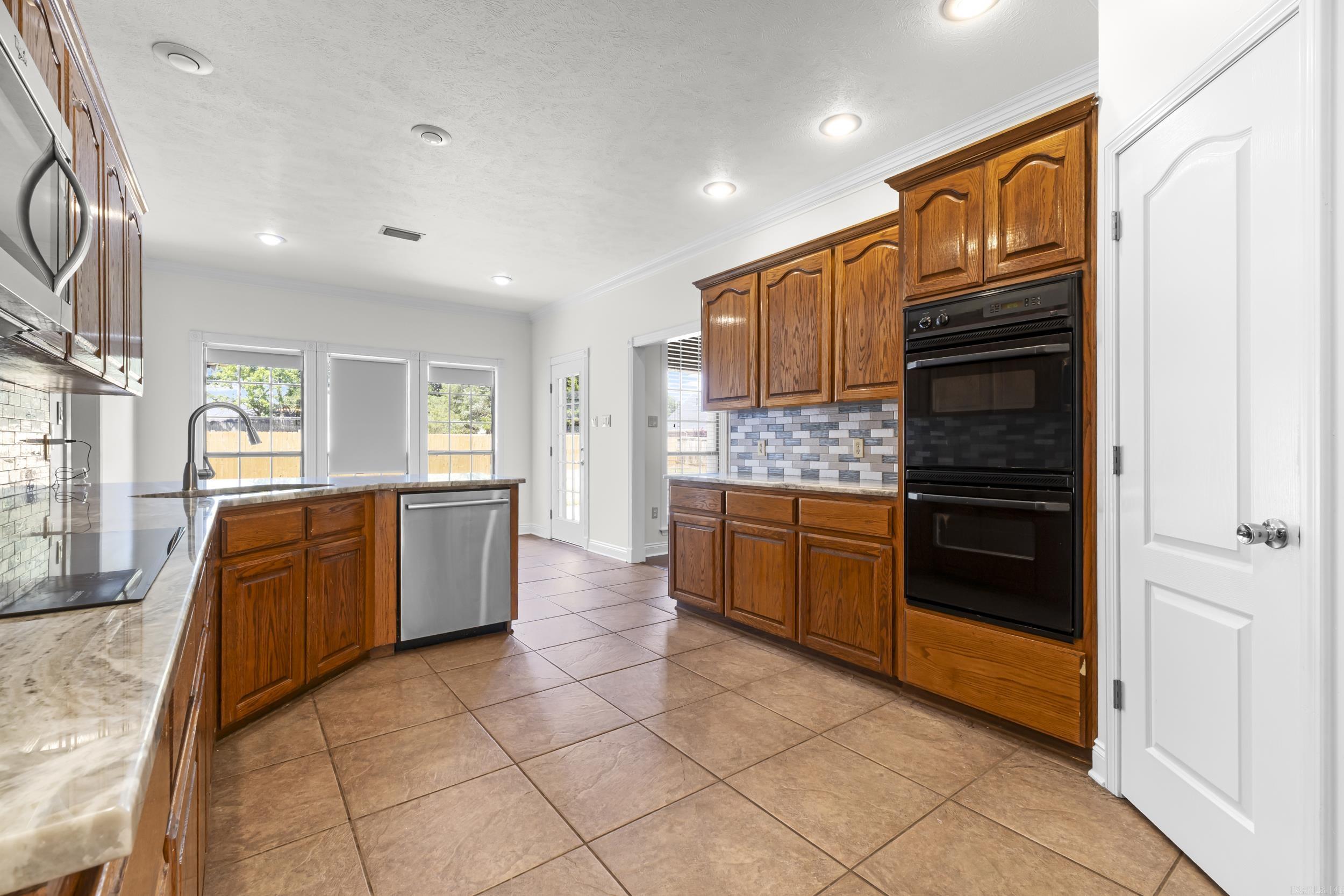 930 Enderlin  Conway, AR
