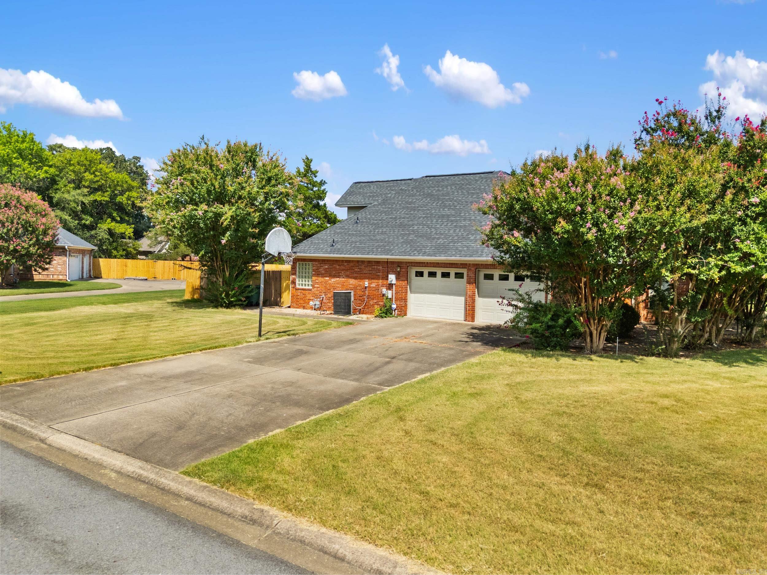 930 Enderlin  Conway, AR