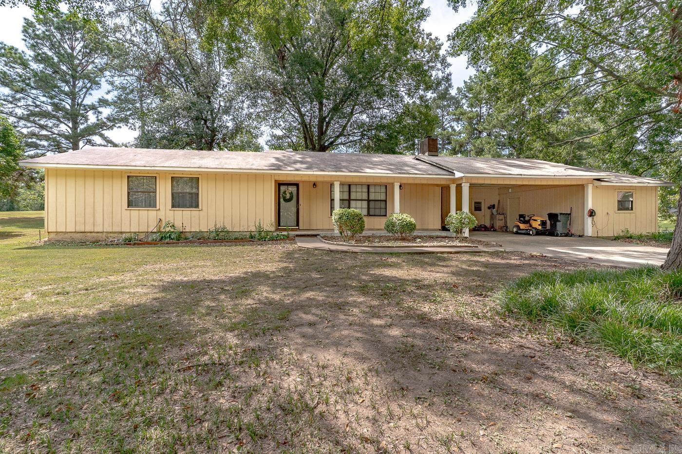 1313 W 10th  DeWitt, AR