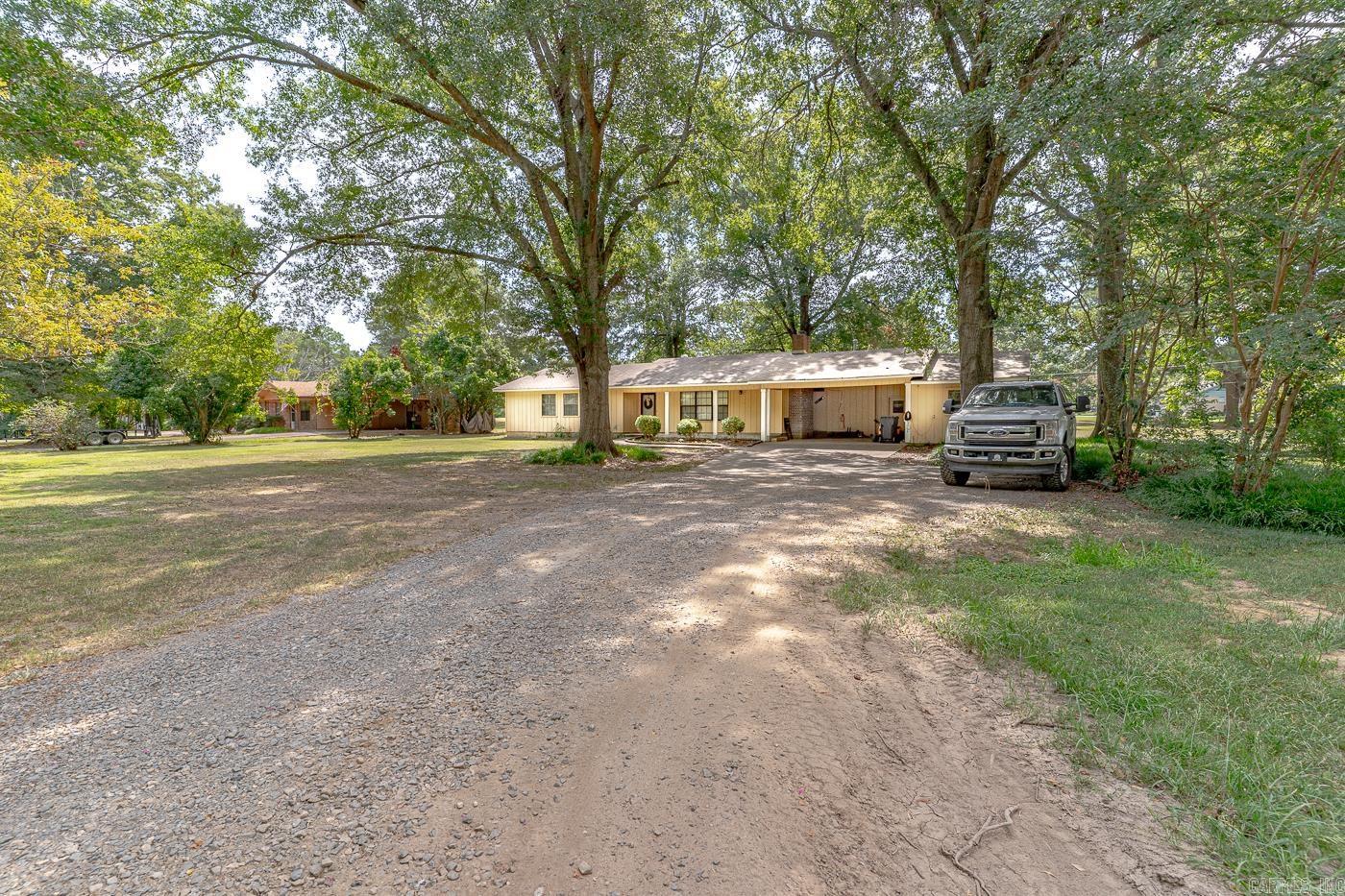1313 W 10th  DeWitt, AR