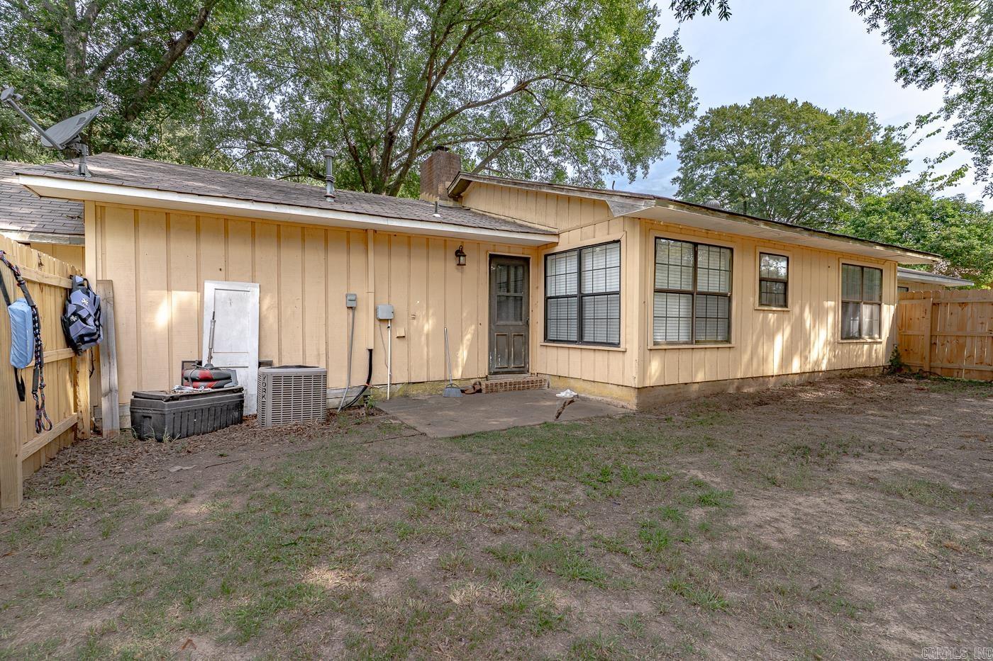 1313 W 10th  DeWitt, AR