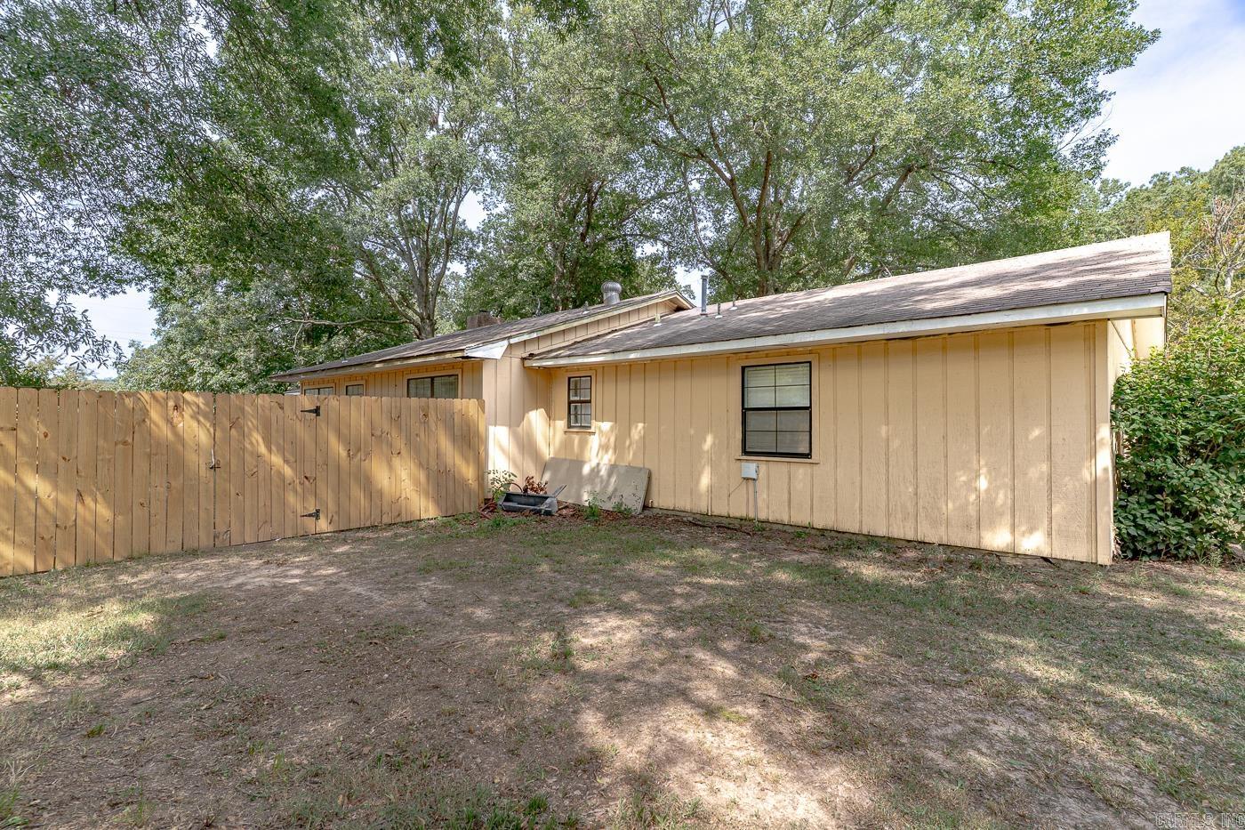 1313 W 10th  DeWitt, AR